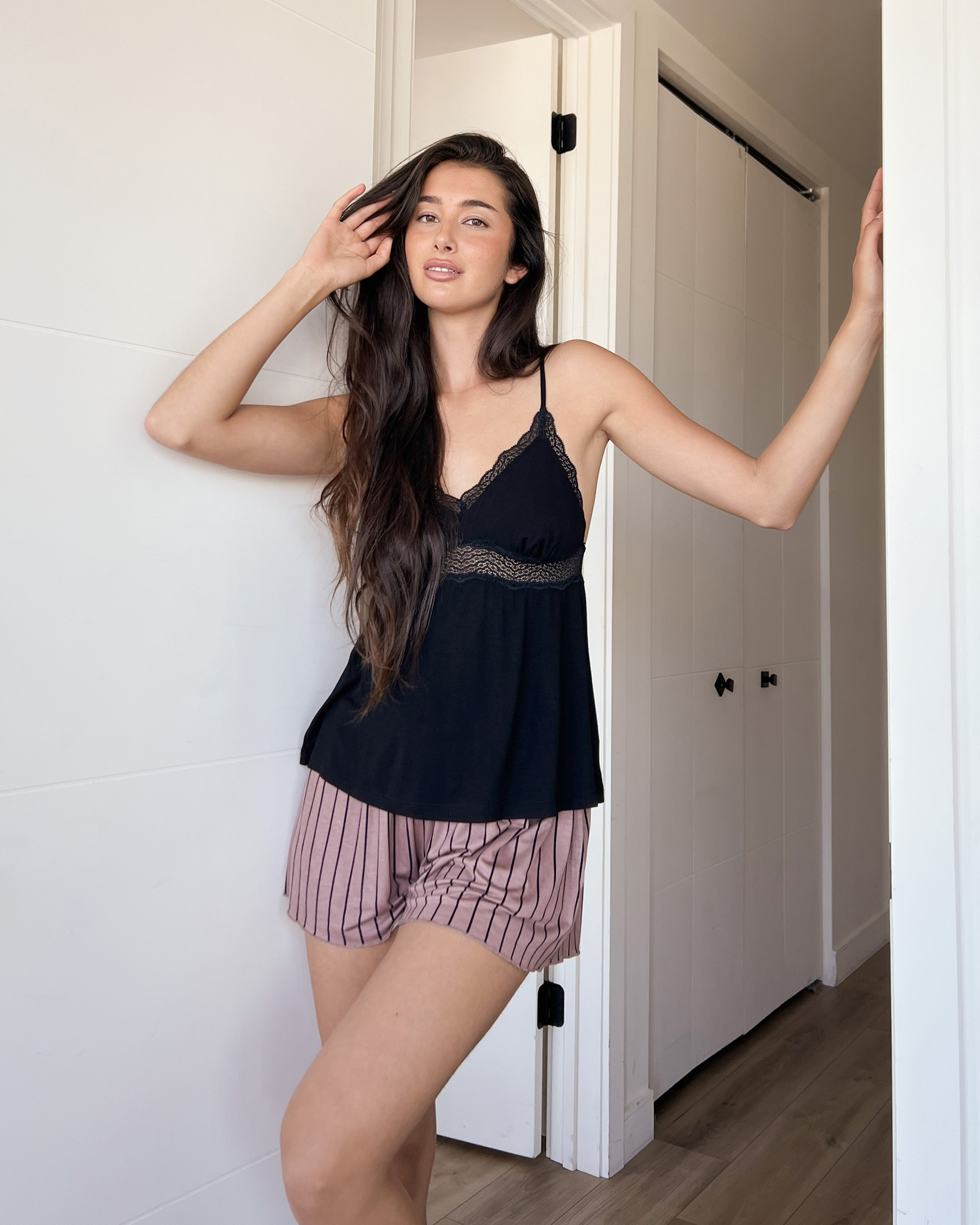 LA VIE EN ROSE Soft Jersey Lace Details Shorts Chic stripes 40200482 - View4