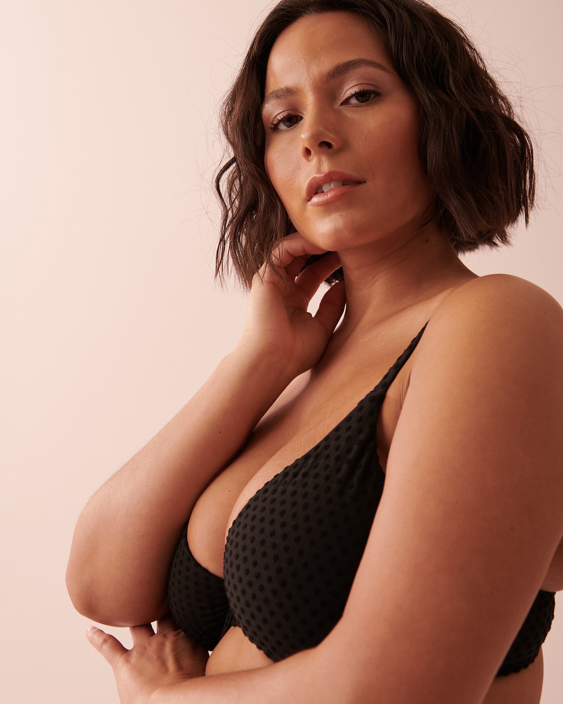 LA VIE EN ROSE AQUA TEXTURED Triangle Bikini Top Black polka dot 70100526 - View6