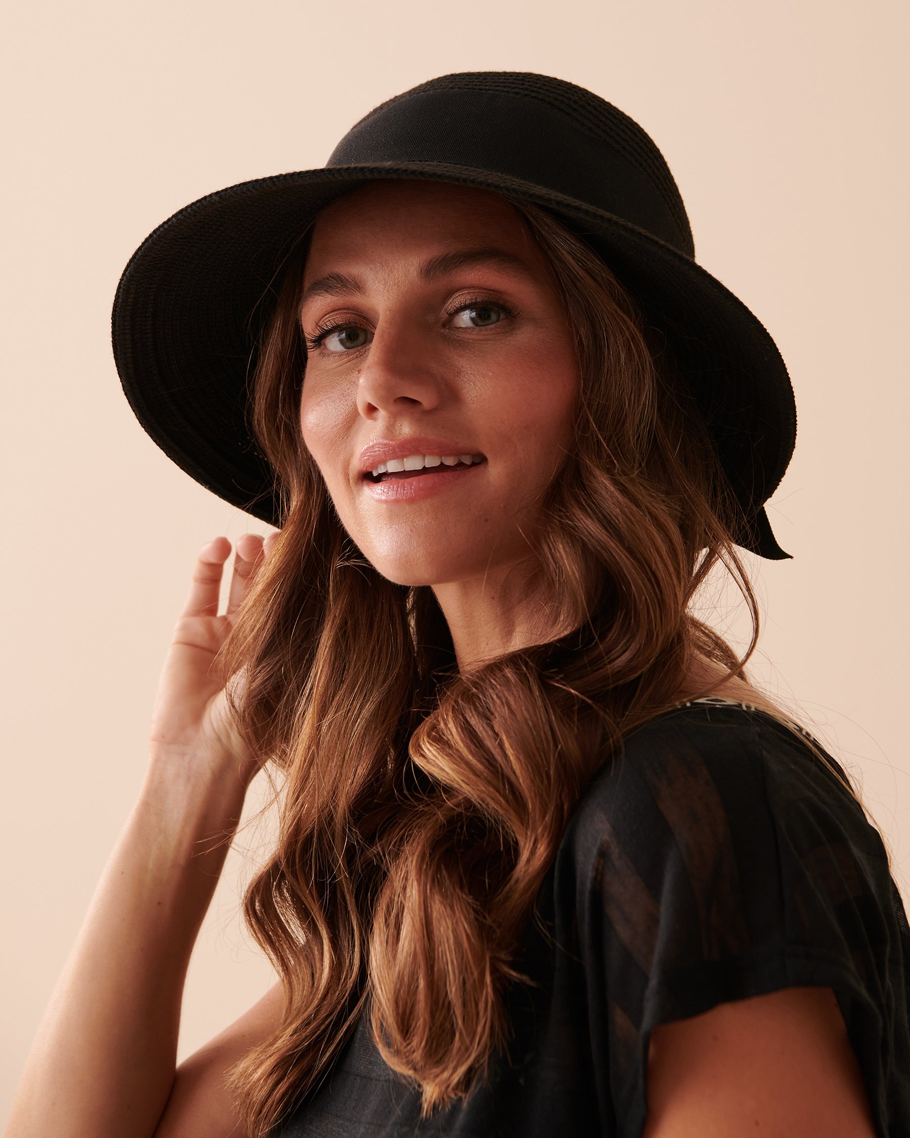 LA VIE EN ROSE AQUA Vintage Cloche Hat with Scarf Black 80500088 - View1