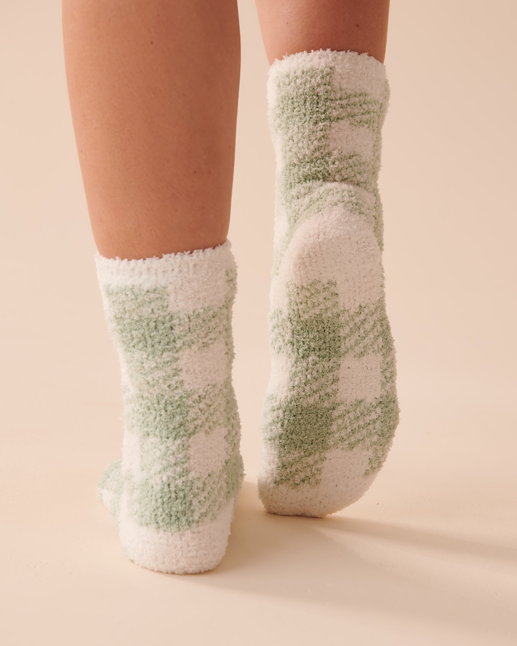 LA VIE EN ROSE 2 Pairs of Recycled Chenille Socks Mint Plaid/ Bears 40700287 - View3