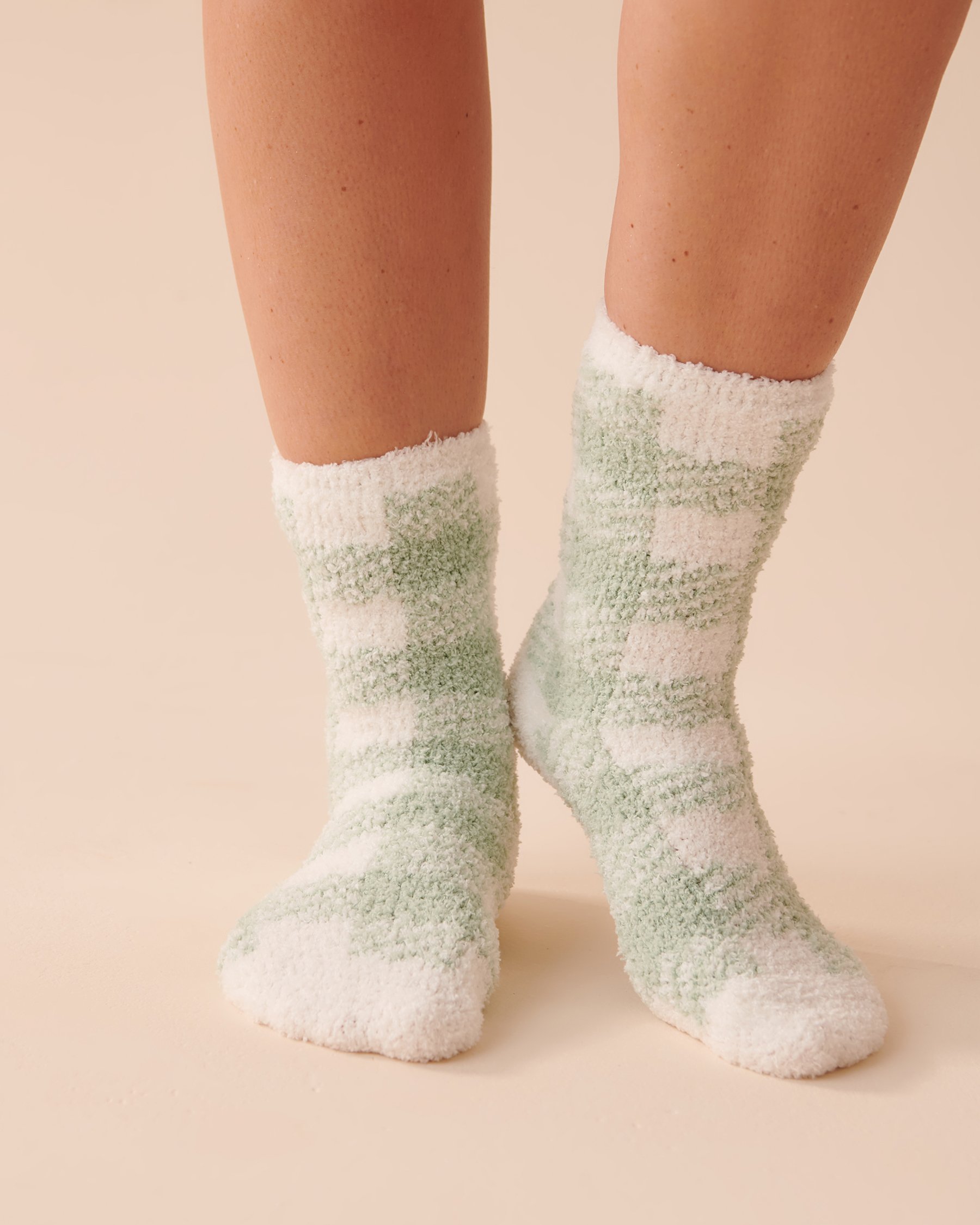 LA VIE EN ROSE Ens. de 2 paires de bas en chenille recyclée Carreaux/ Oursons menthe 40700287 - Voir2