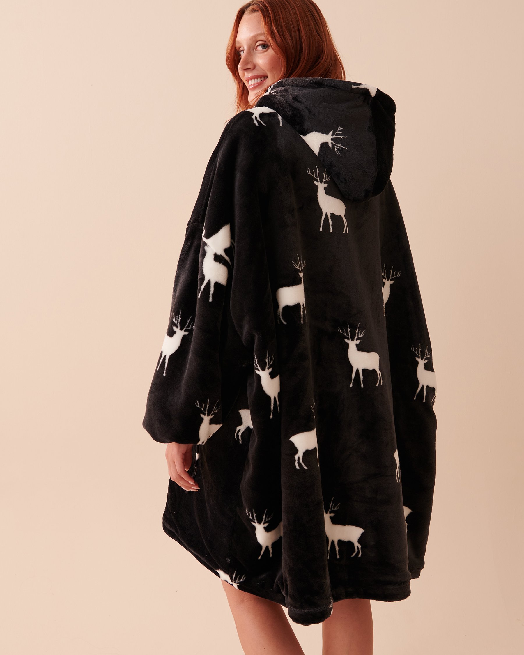 LA VIE EN ROSE Chandail surdimensionné en peluche douce à motif cerf Cerf noir 40700291 - Voir2