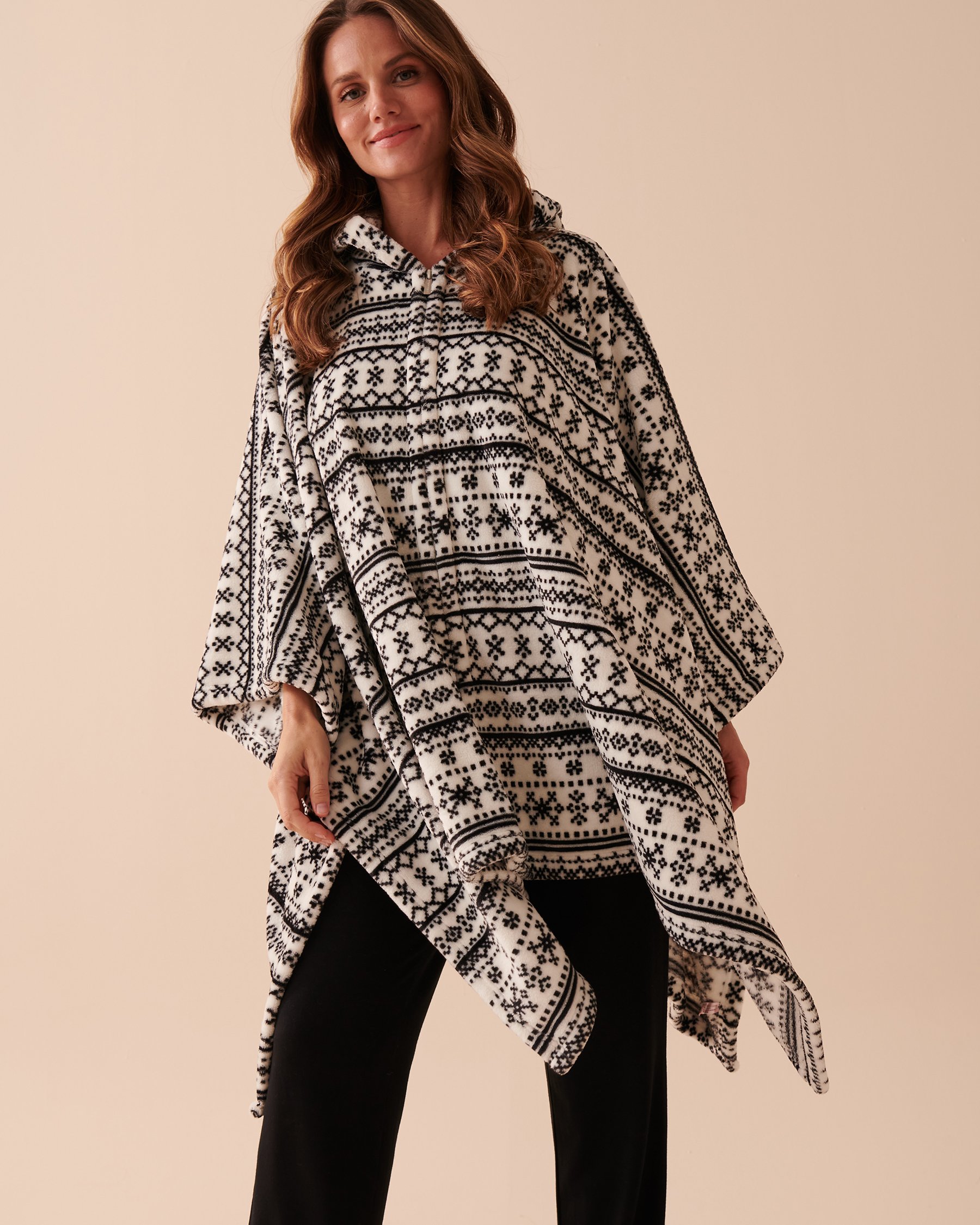 LA VIE EN ROSE Soft Plush Hooded Cape Black and White Fair Isle 40700296 - View5