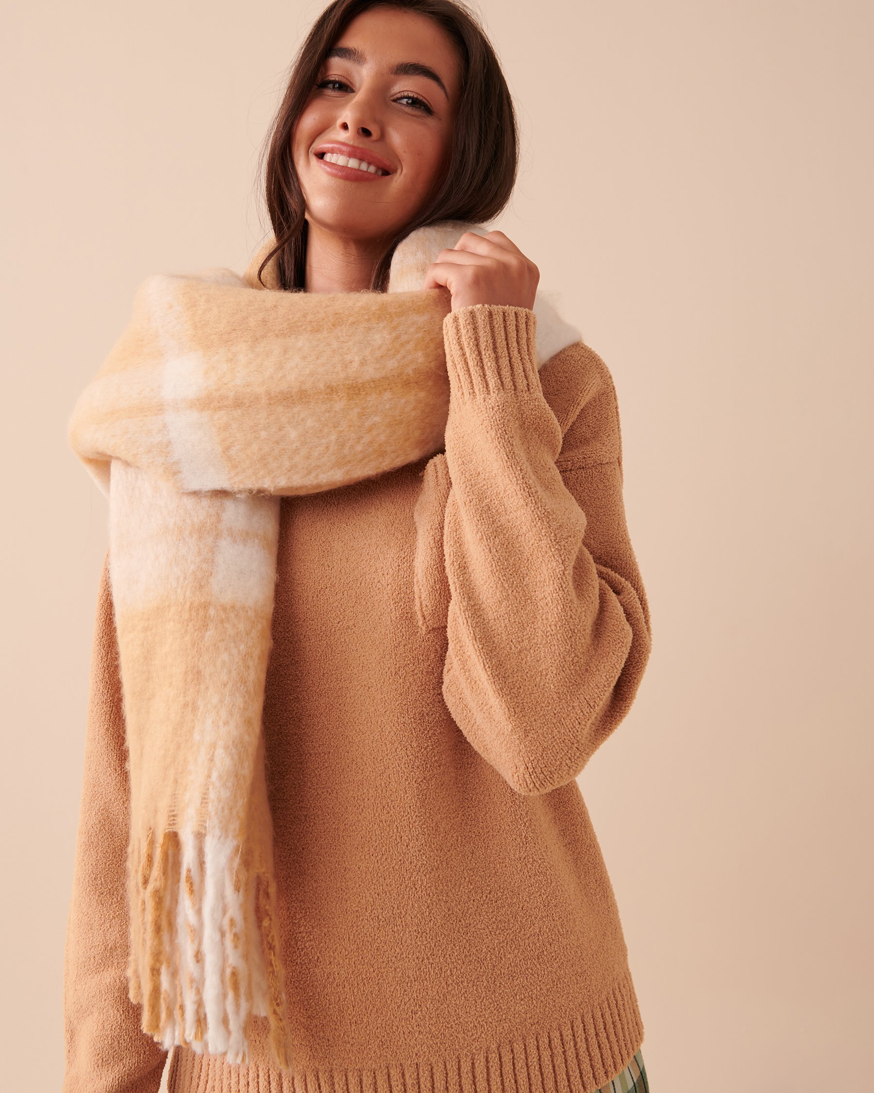 LA VIE EN ROSE Plaid Scarf Salted Caramel Plaid 40700303 - View2