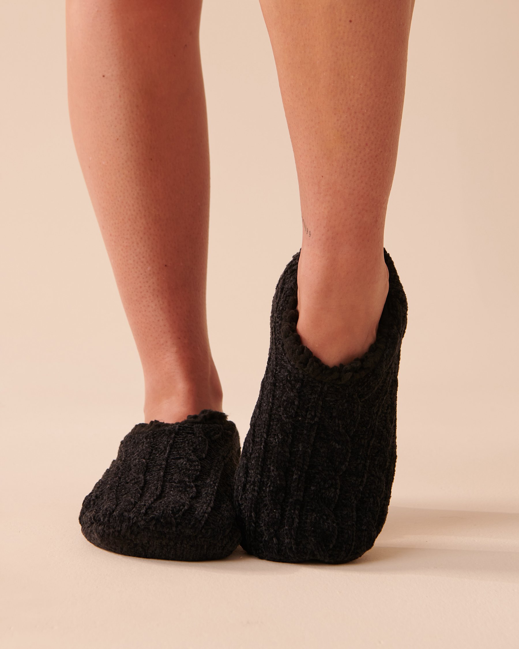 LA VIE EN ROSE Chenille and Sherpa Slipper Socks Starry Night 40700307 - View1