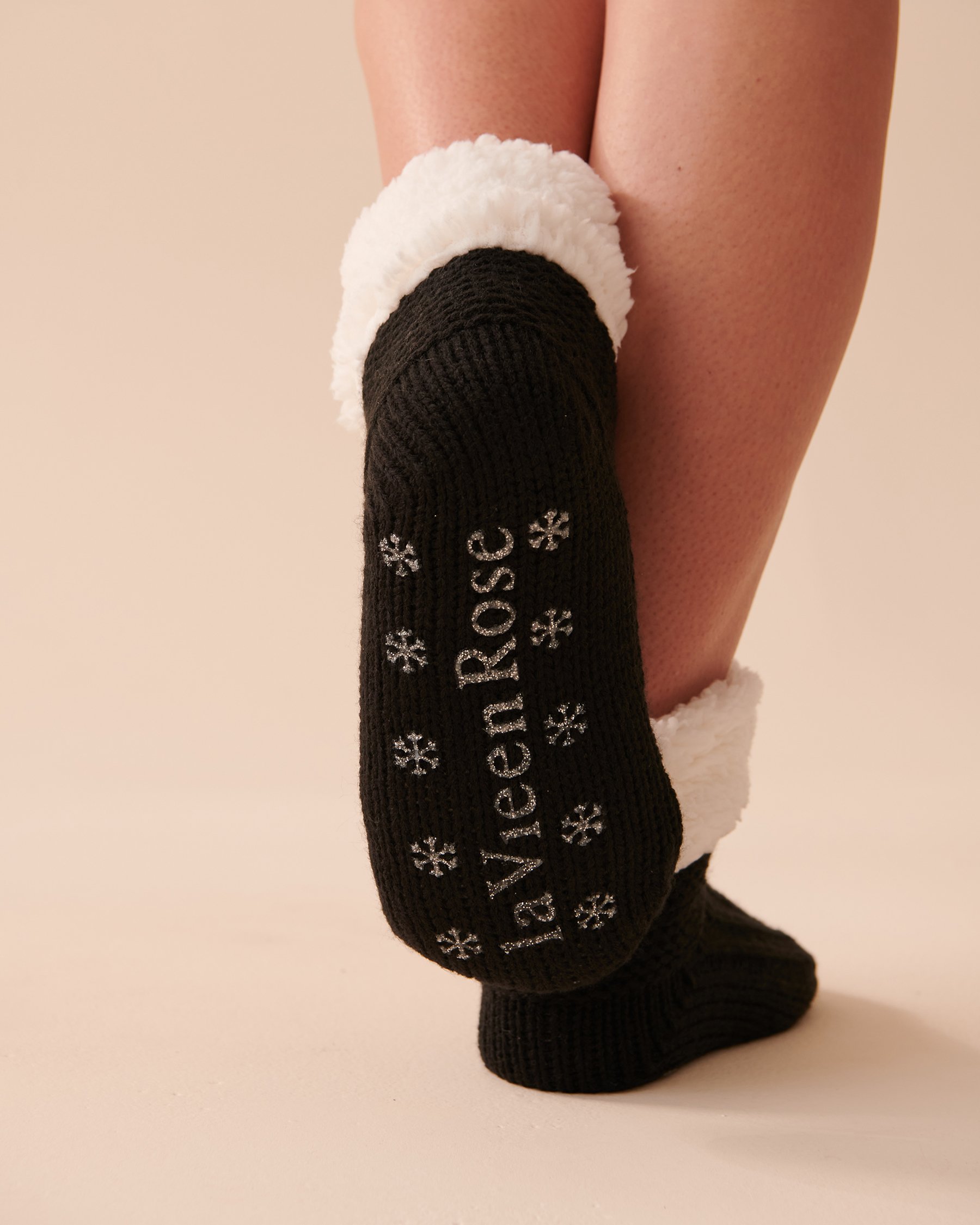 LA VIE EN ROSE Knit and Sherpa Socks Starry Night 40700308 - View2