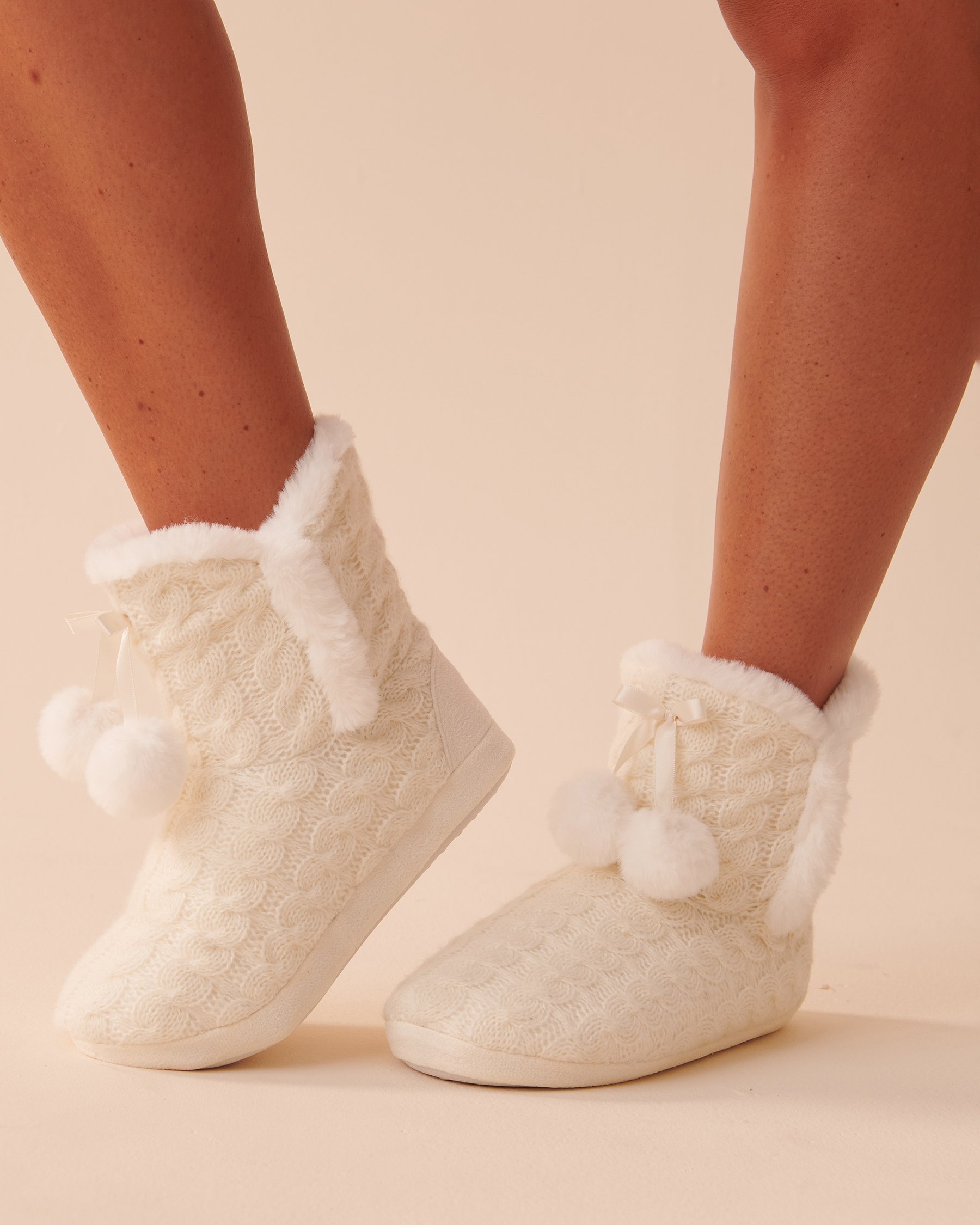 LA VIE EN ROSE Pompom Knitted Bootie Slippers Snow White 40700297 - View1