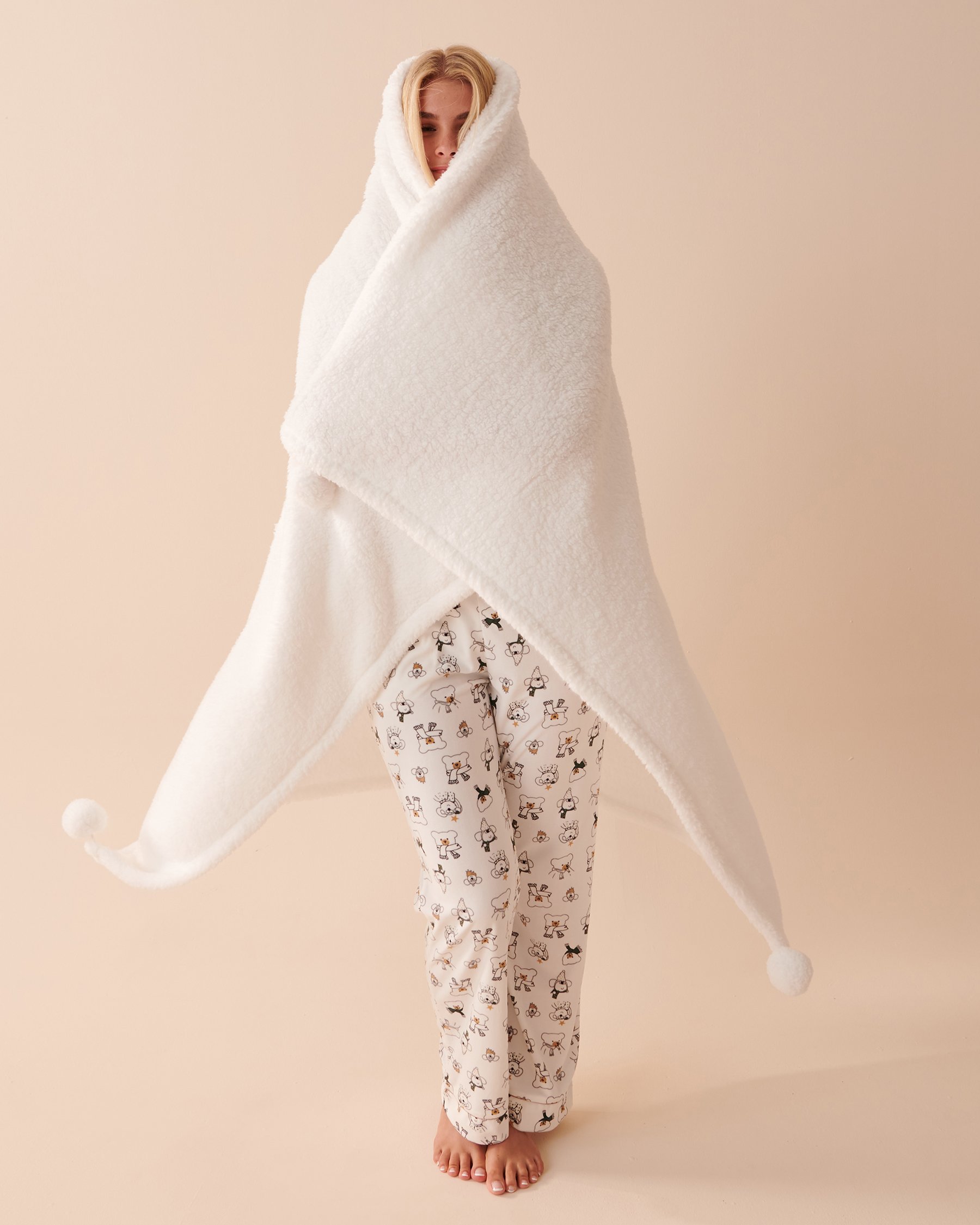 LA VIE EN ROSE Couverture en sherpa à pompons Blanc neige 40700292 - Voir5