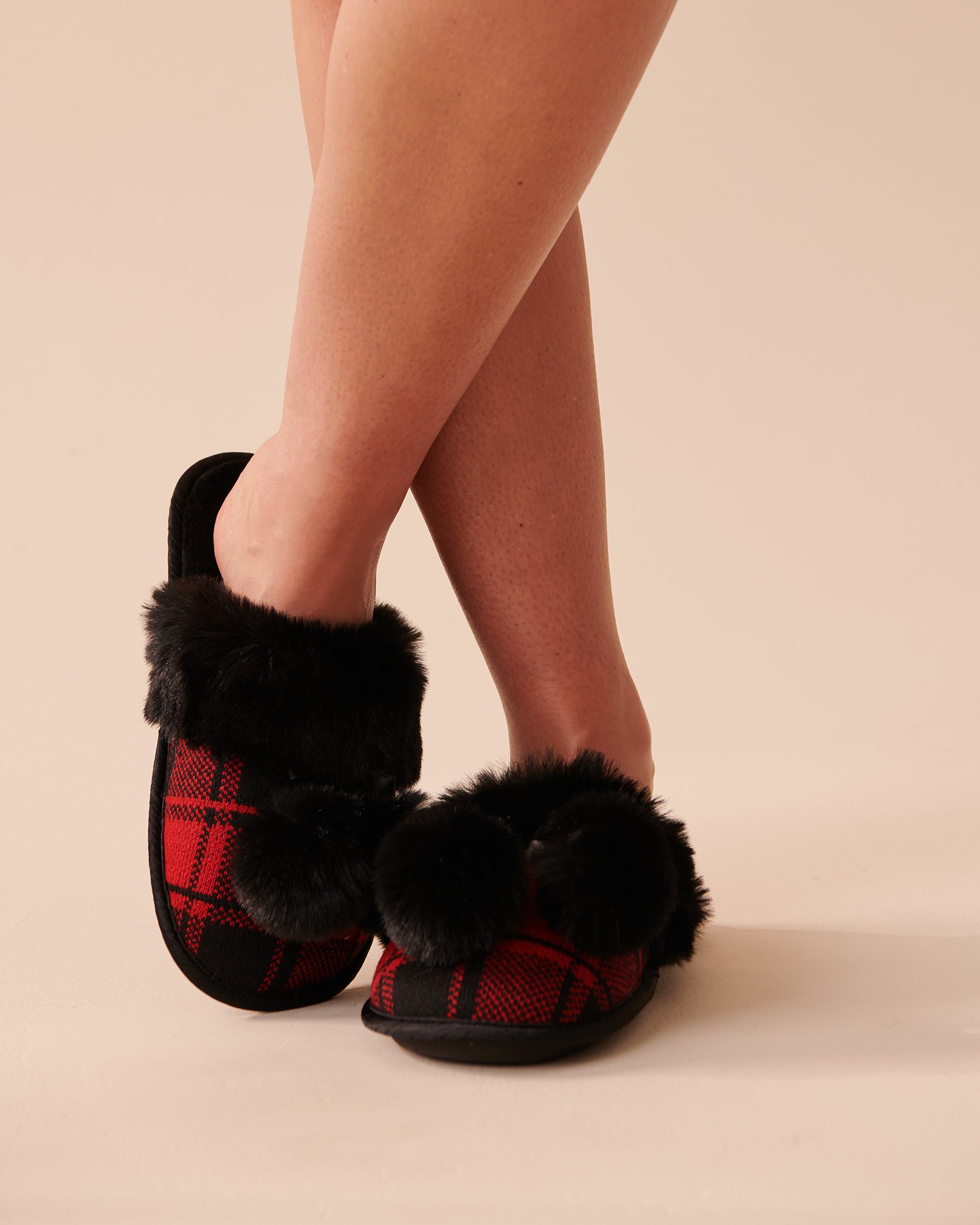 LA VIE EN ROSE Pompoms Clog Slippers Buffalo Plaid 40700304 - View1