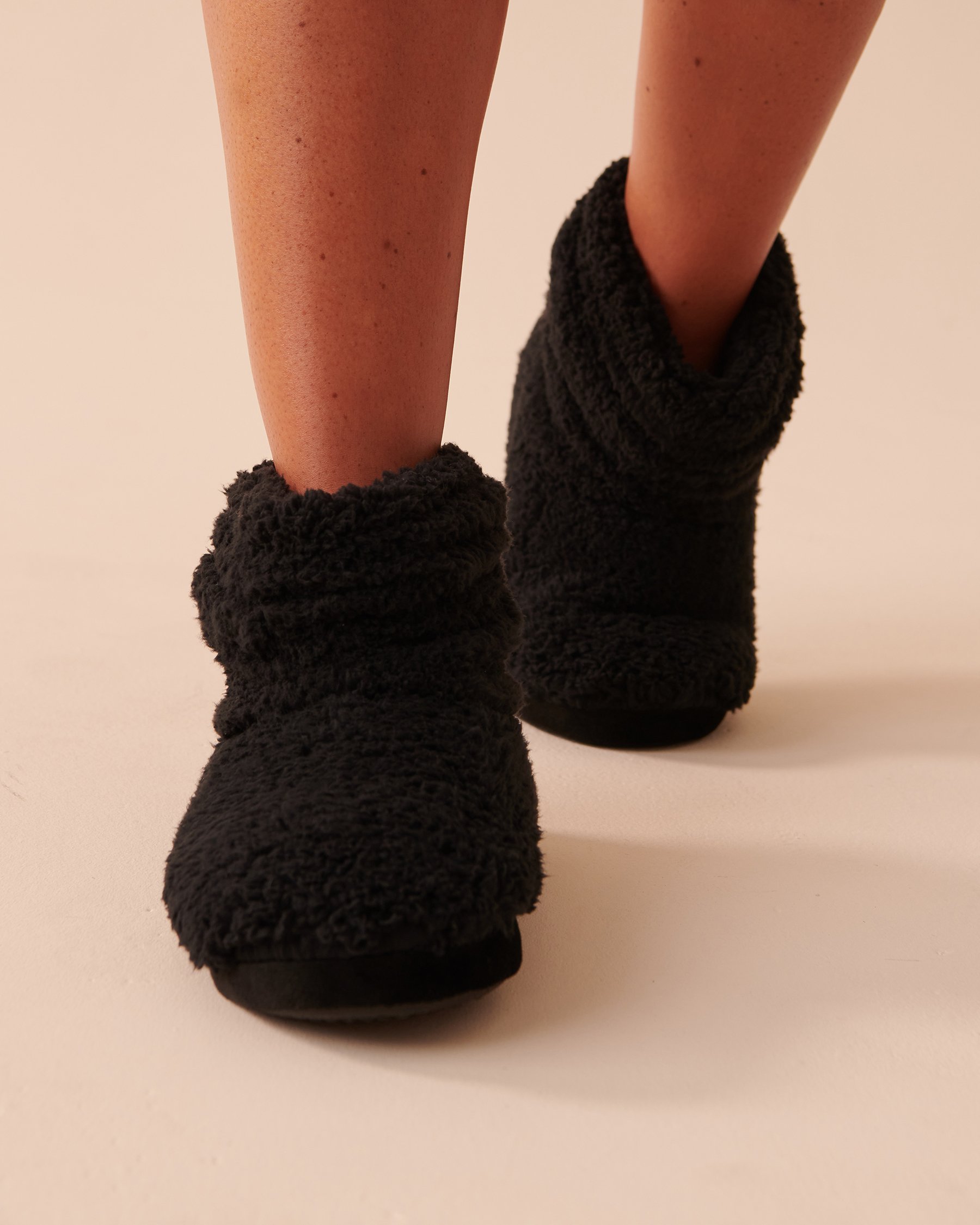 LA VIE EN ROSE Sherpa Bootie Slippers Starry Night 40700293 - View1