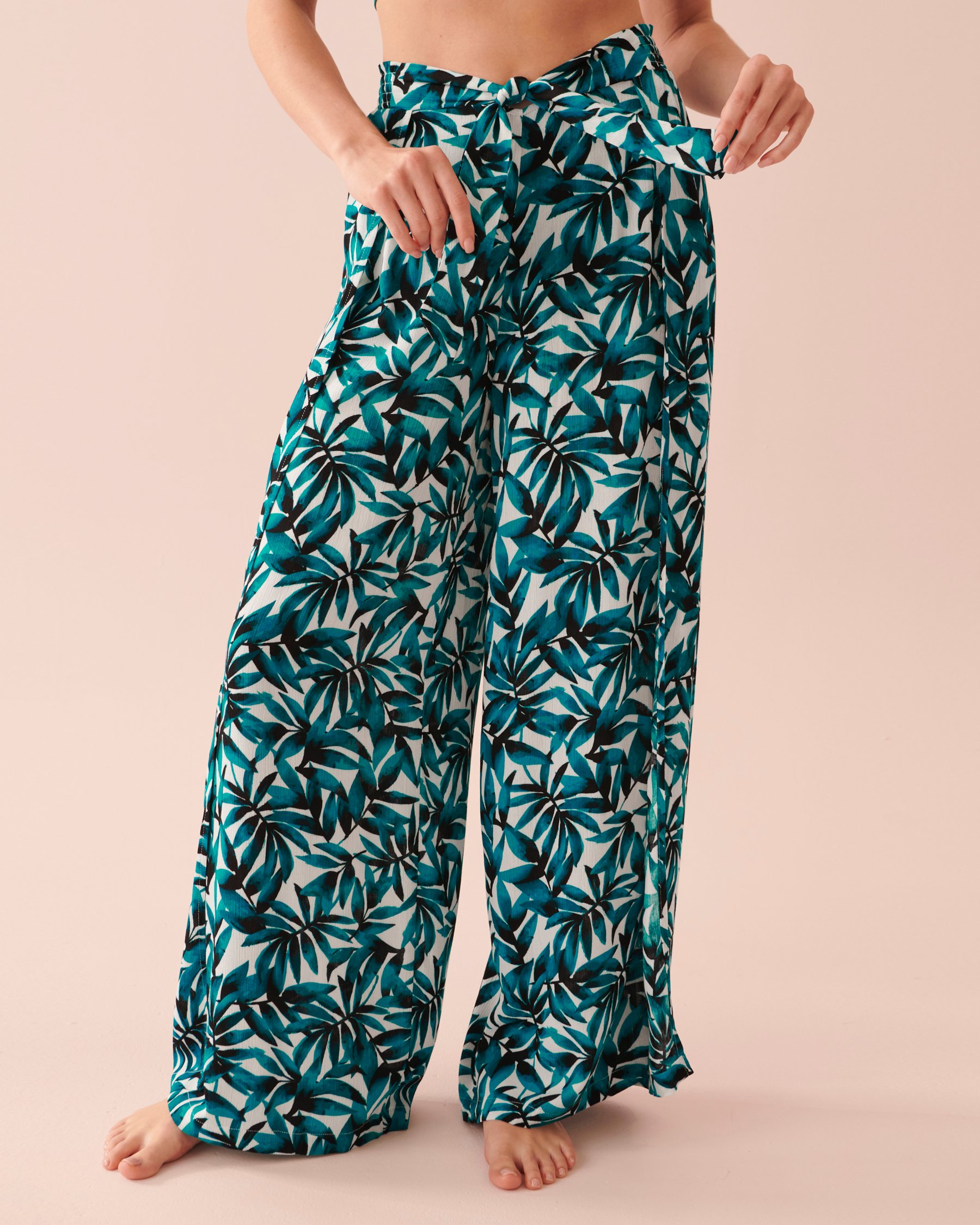 LA VIE EN ROSE AQUA Wrap Around Crinkle Pants Blue tropical leaves 80200038 - View1