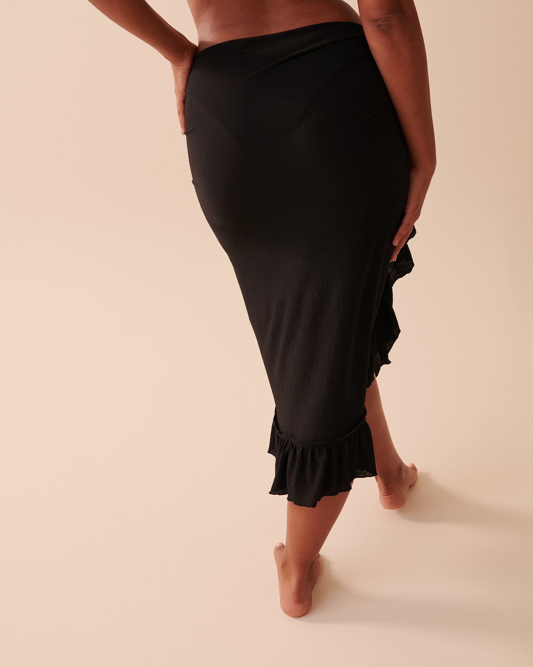 LA VIE EN ROSE AQUA Ruffle Pareo Black 80200036 - View3