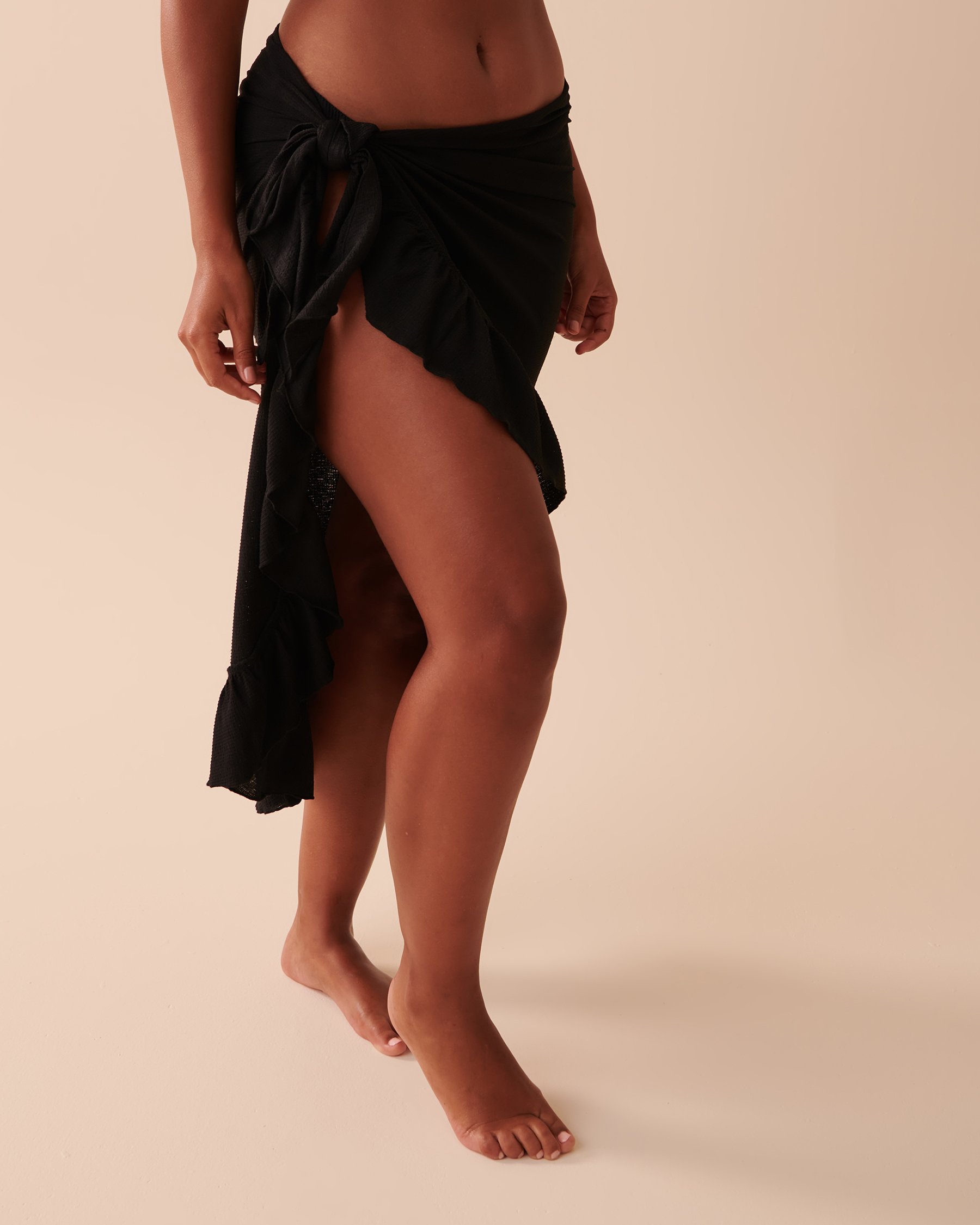 LA VIE EN ROSE AQUA Ruffle Pareo Black 80200036 - View4