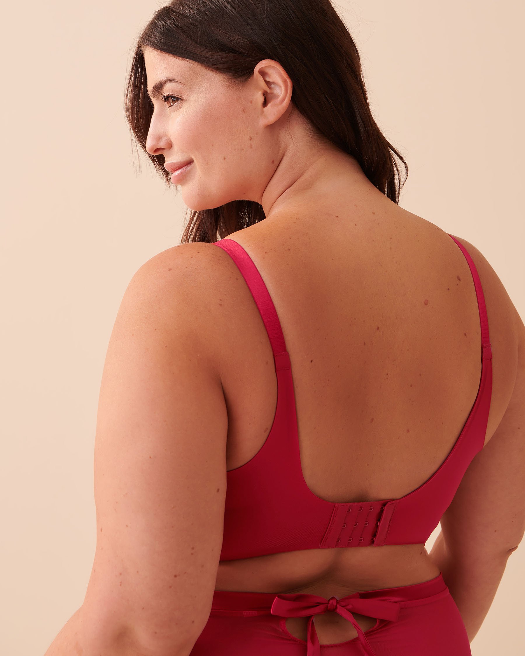 LA VIE EN ROSE Lightly Lined Sleek Back Floral Applique Bra Jingle Red 10200332 - View2