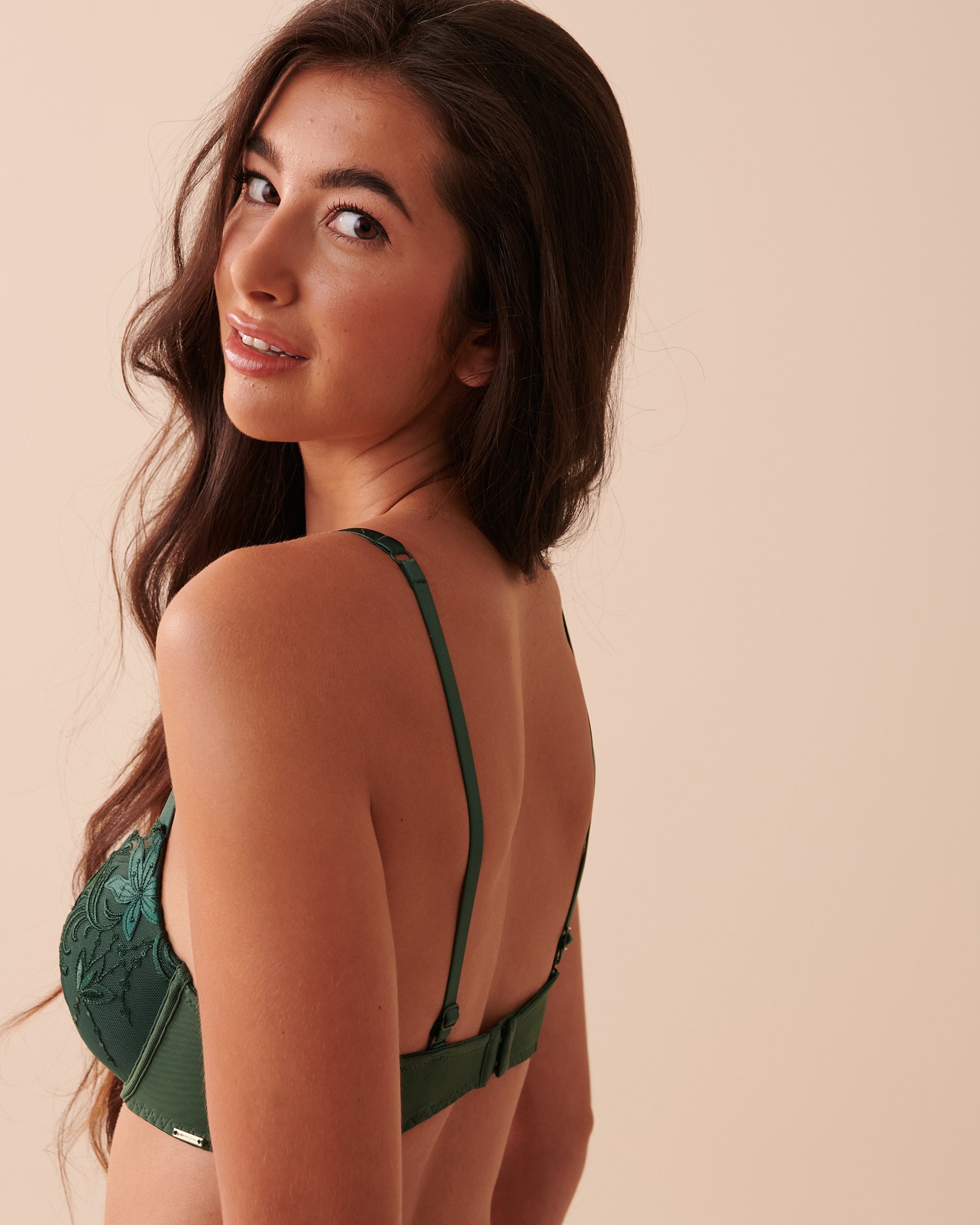 LA VIE EN ROSE Soutien-gorge push-up à fleurs appliquées Vert sapin 10300127 - View3