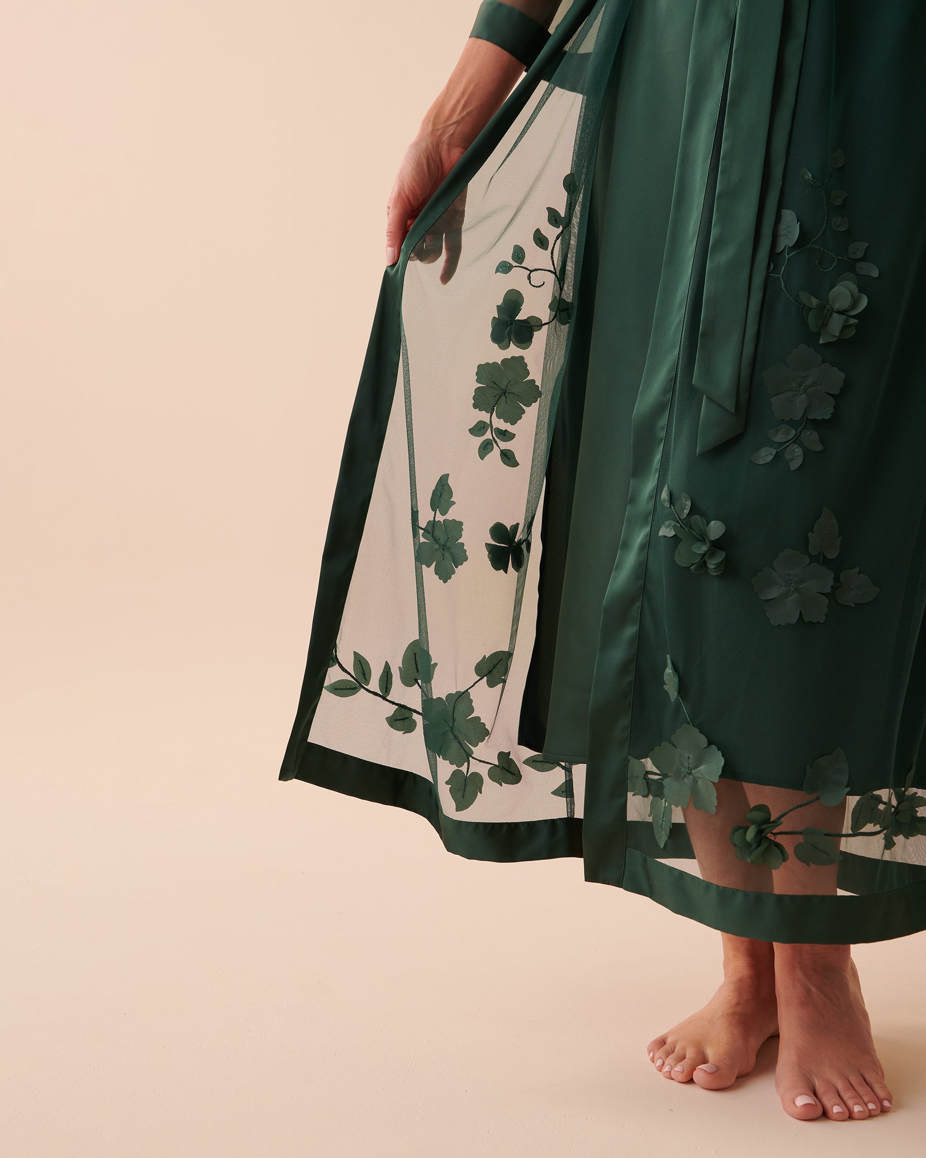 LA VIE EN ROSE Long Sheer Mesh Floral Kimono Pine Green 60600062 - View4