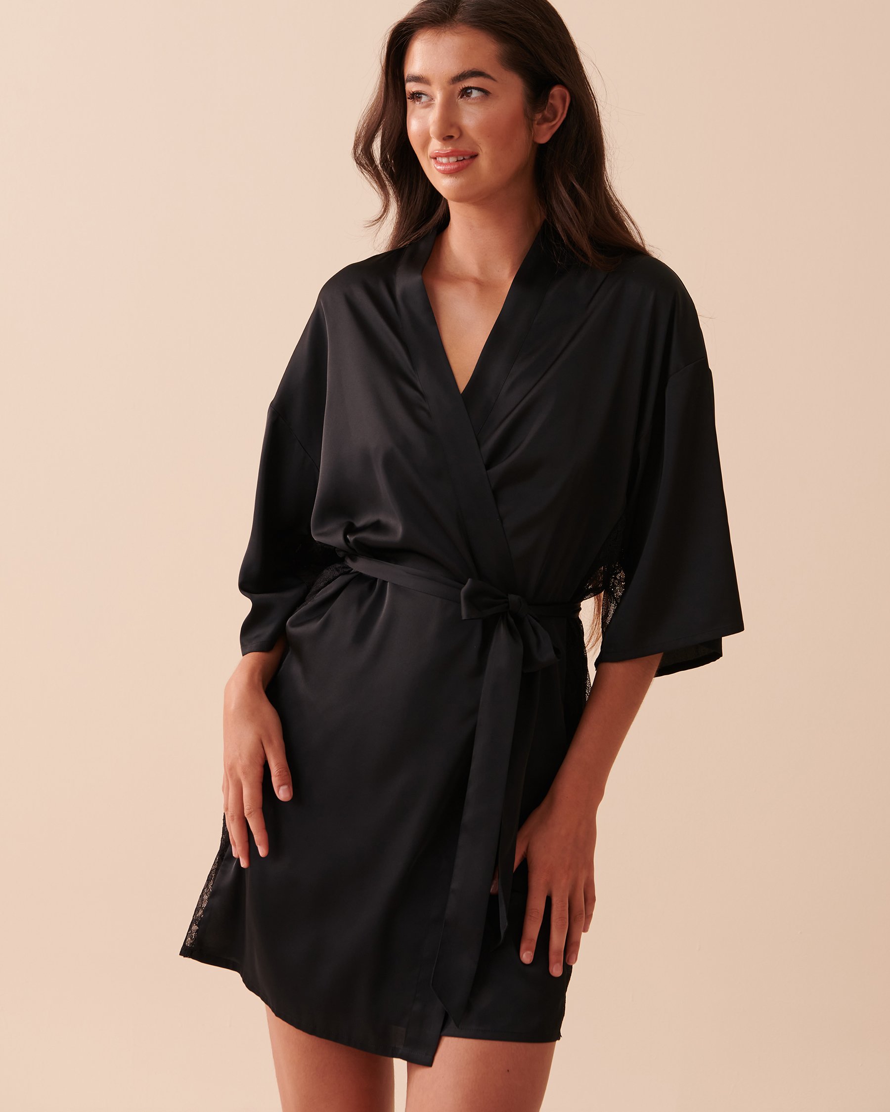 LA VIE EN ROSE Kimono en satin et dentelle Nuit étoilée 60600063 - Voir5