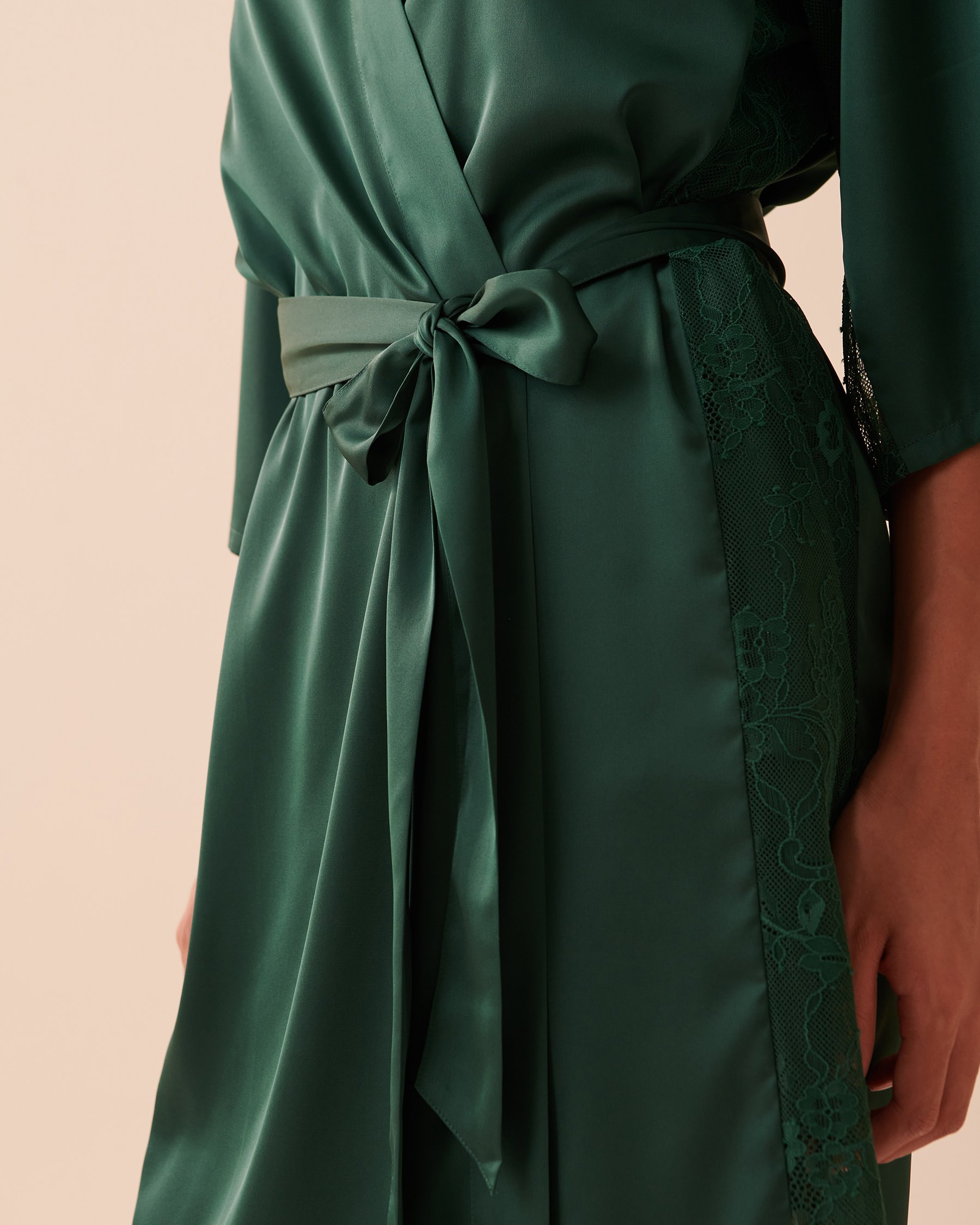 LA VIE EN ROSE Satin and Lace Kimono Pine Green 60600063 - View2