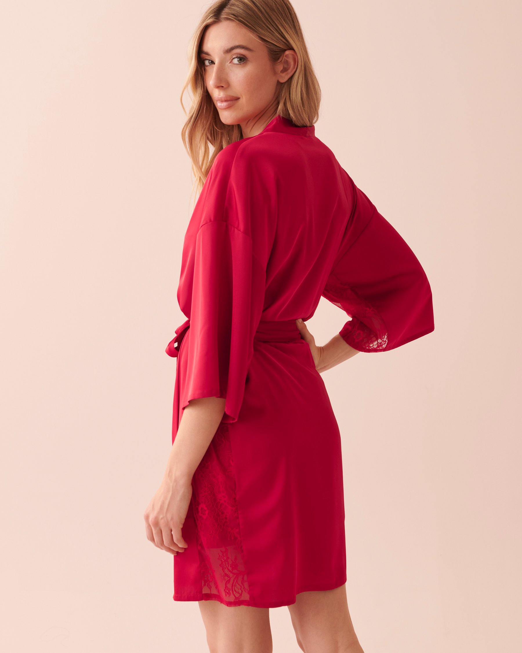 LA VIE EN ROSE Satin and Lace Kimono Jingle Red 60600063 - View4