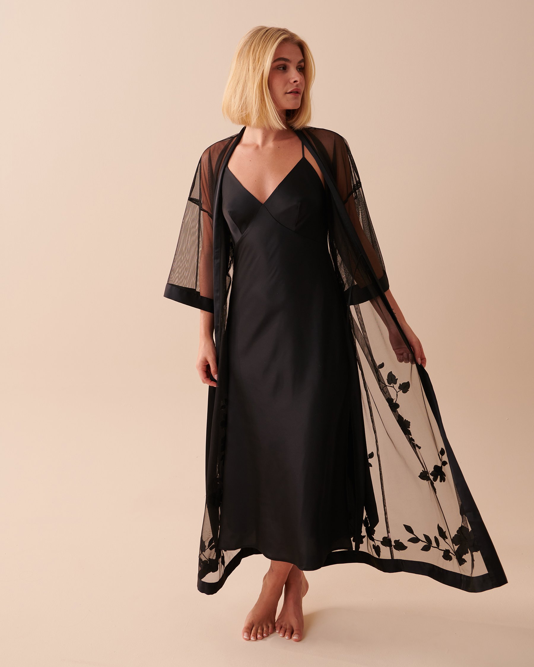 LA VIE EN ROSE Kimono à fleurs en résille transparente Nuit étoilée 60600062 - View1