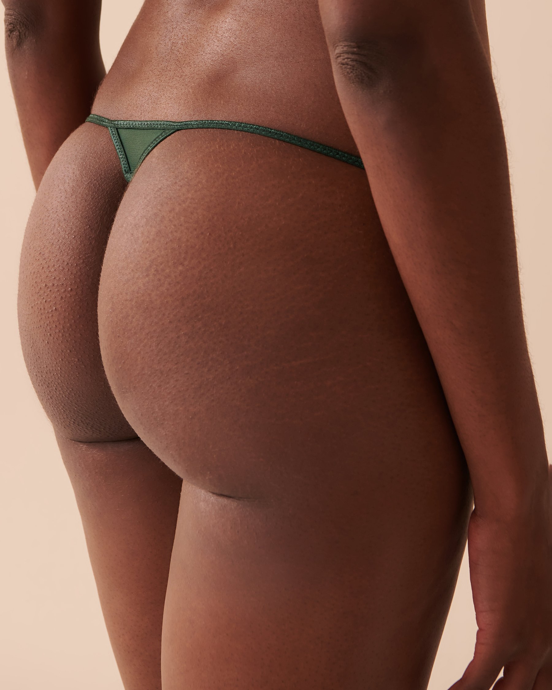 LA VIE EN ROSE Ensemble 2 pièces bustier en dentelle et résille Vert sapin 60400032 - Voir5