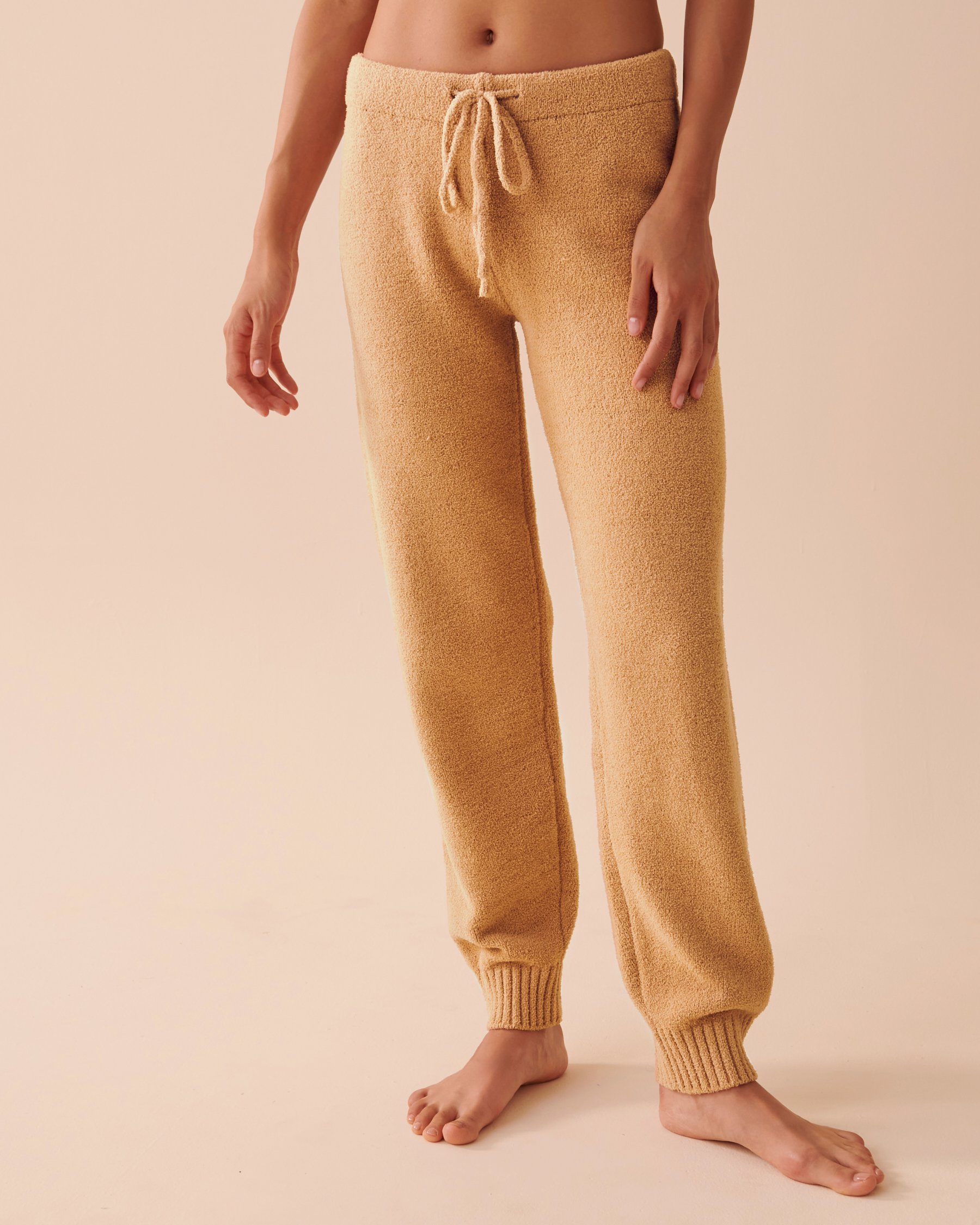 LA VIE EN ROSE Pantalon ajusté en chenille Caramel salé 50200061 - Voir1