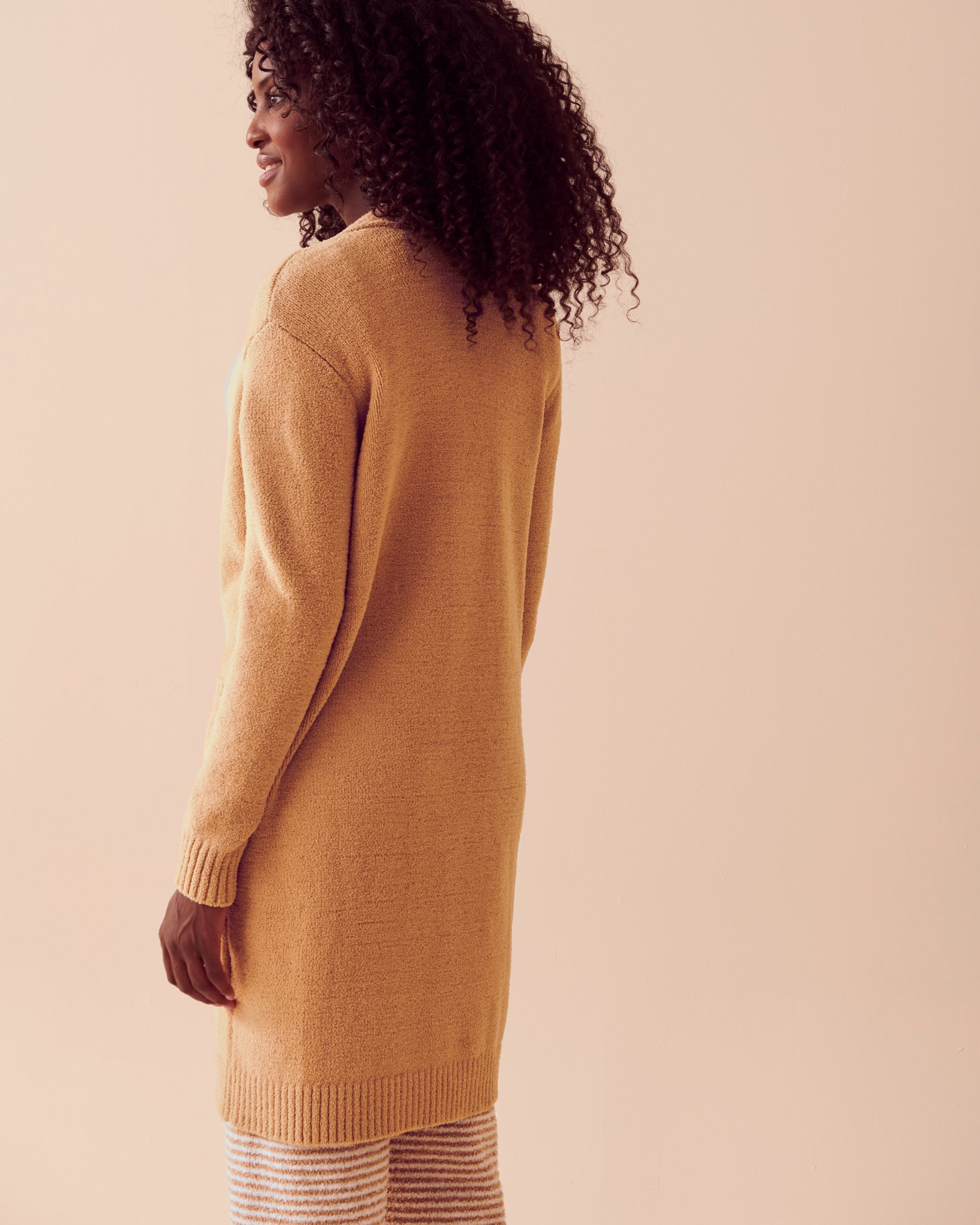 LA VIE EN ROSE Chenille Long Cardigan Salted Caramel 50500010 - View2