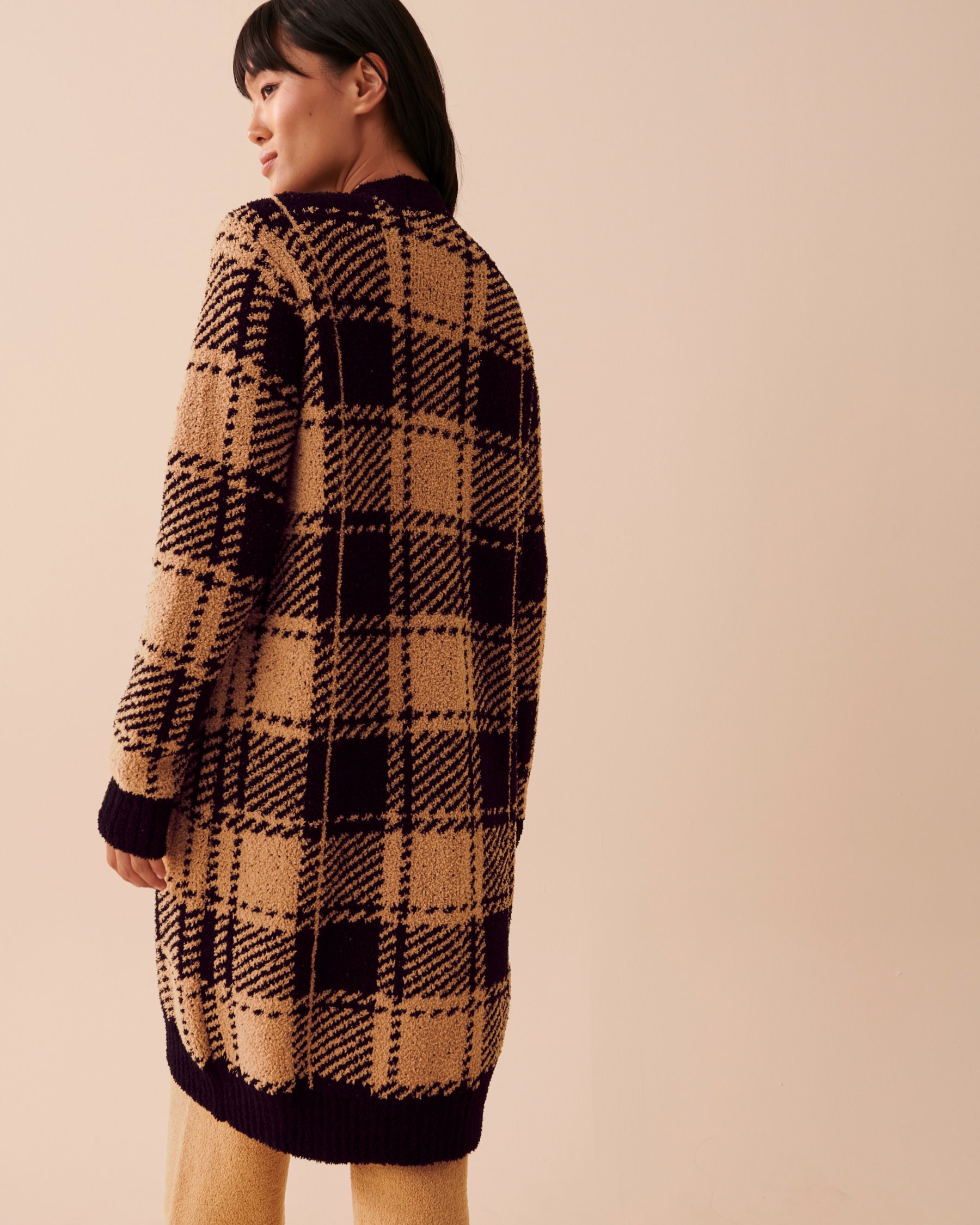 LA VIE EN ROSE Chenille Long Cardigan Black and Caramel Plaid 50500010 - View2