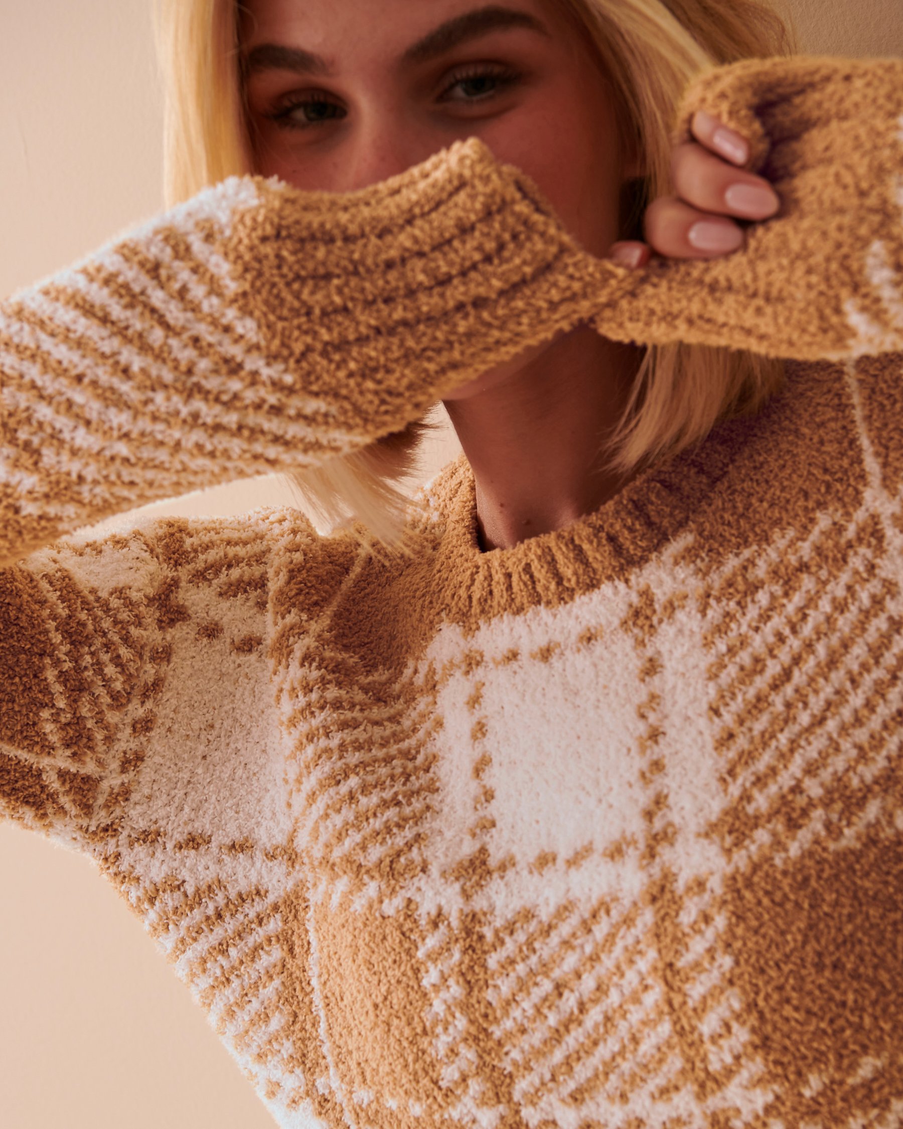 LA VIE EN ROSE Chenille Long Sleeve Shirt White and Caramel Plaid 50100073 - View3