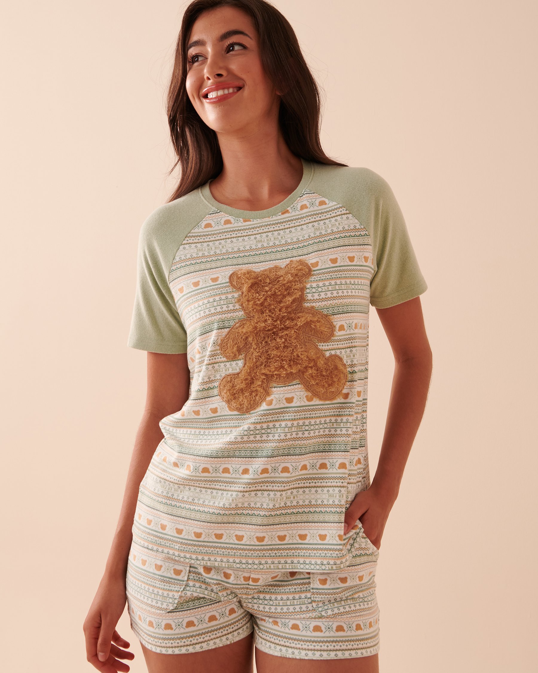 LA VIE EN ROSE T-shirt col rond en fibres recyclées à motif ourson Imprimé nordique à oursons 40100496 - Voir4
