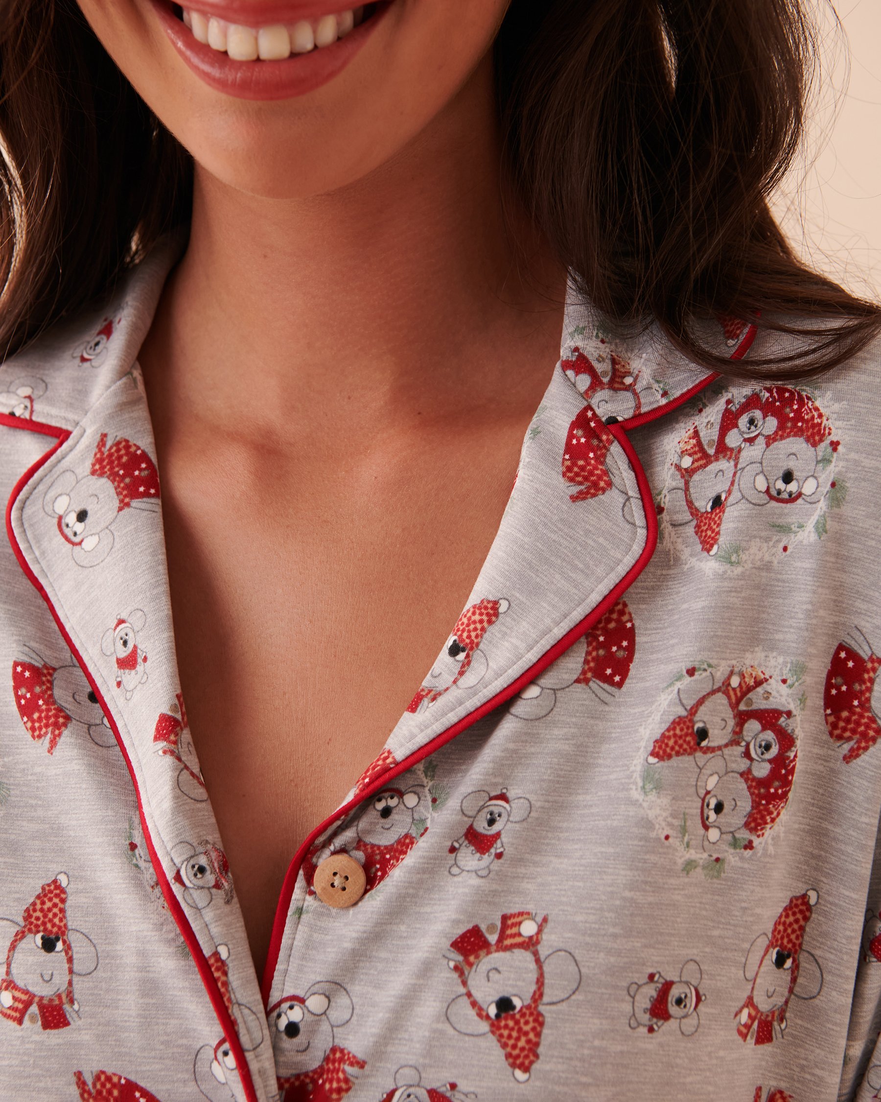 LA VIE EN ROSE Mouse Print Super Soft Button-down Shirt Mouse Family 40100504 - View3