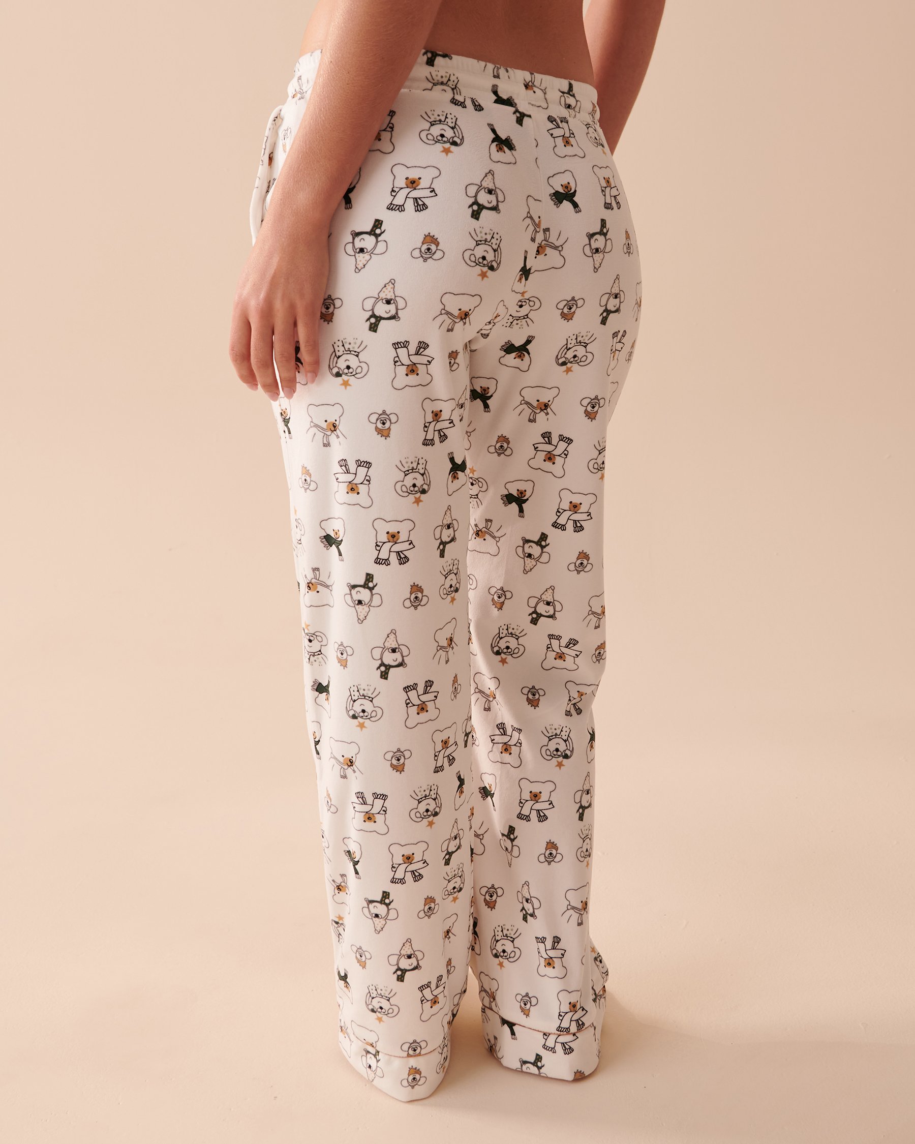 LA VIE EN ROSE Luxury Velour Pajama Pants Festive Bears & Mice 40200487 - View2