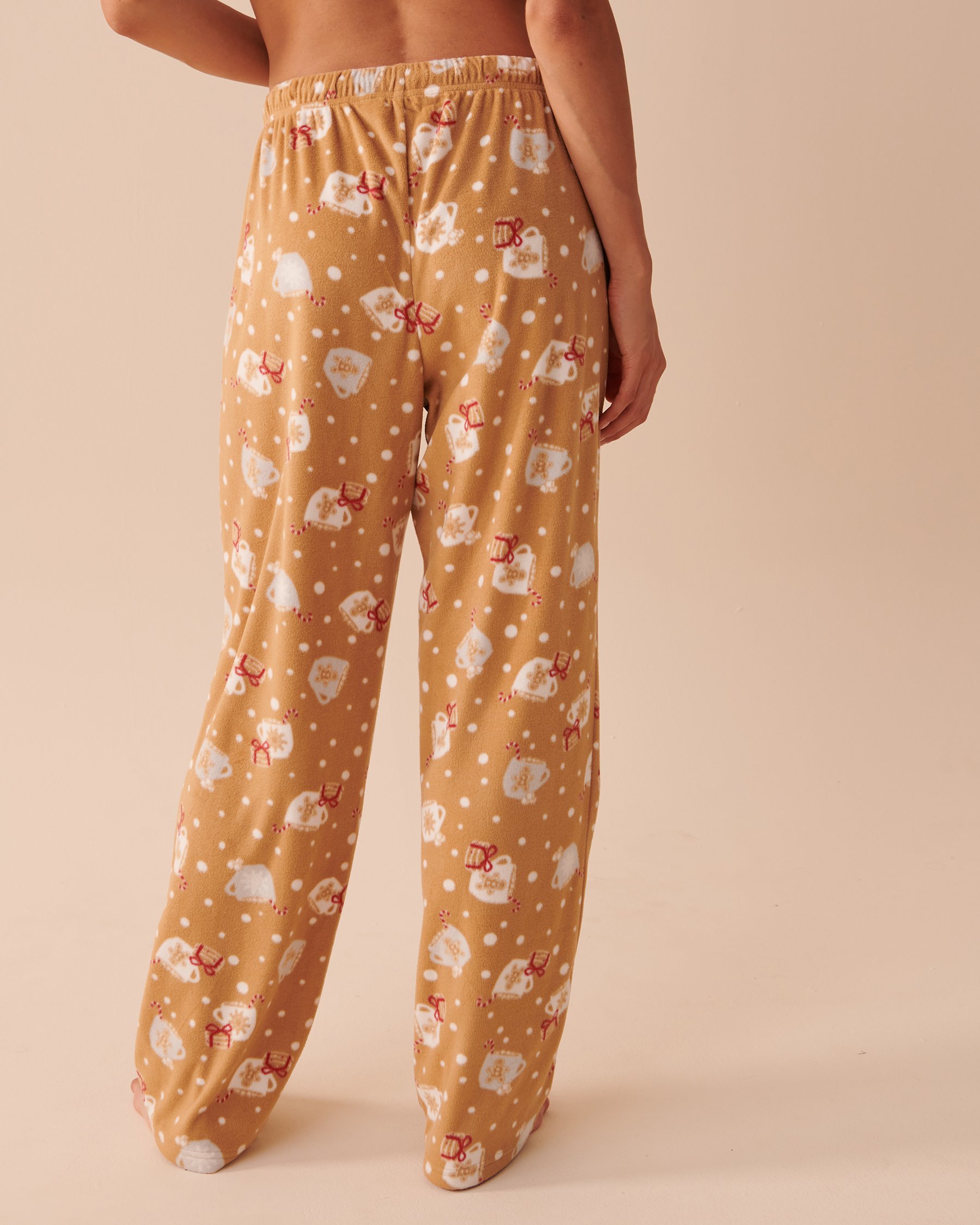 LA VIE EN ROSE Ensemble pyjama en micropolaire imprimé hivernal Chocolat chaud 40400054 - Voir5