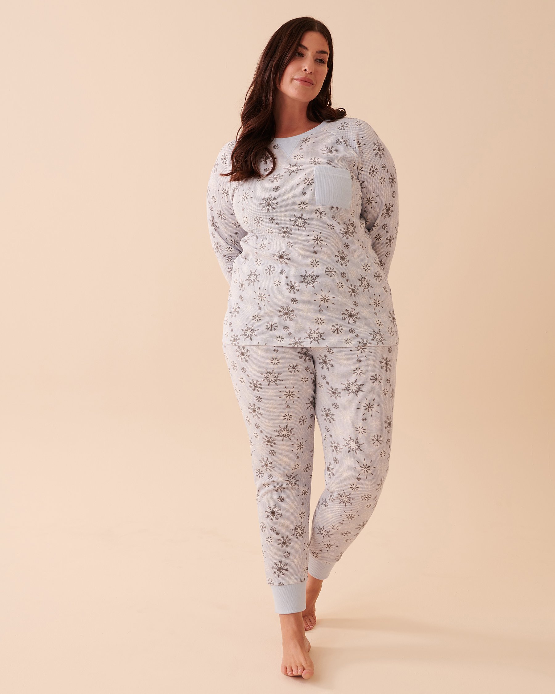 LA VIE EN ROSE Snowflake Waffle Knit PJ Set Blue and Grey Snowflakes 40400059 - View3