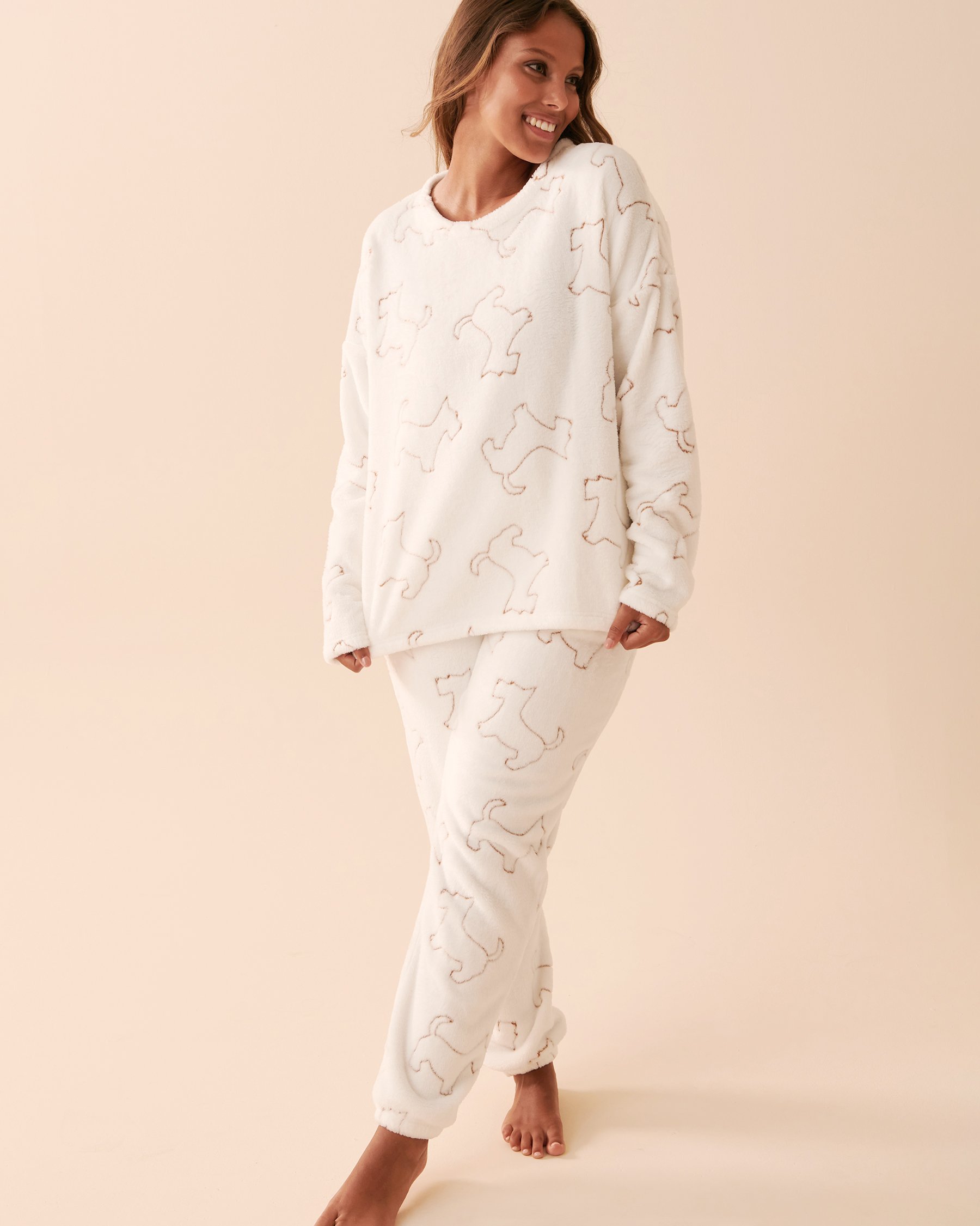 LA VIE EN ROSE Scottie Print Soft Plush PJ Set Scottie Outline 40400063 - View3