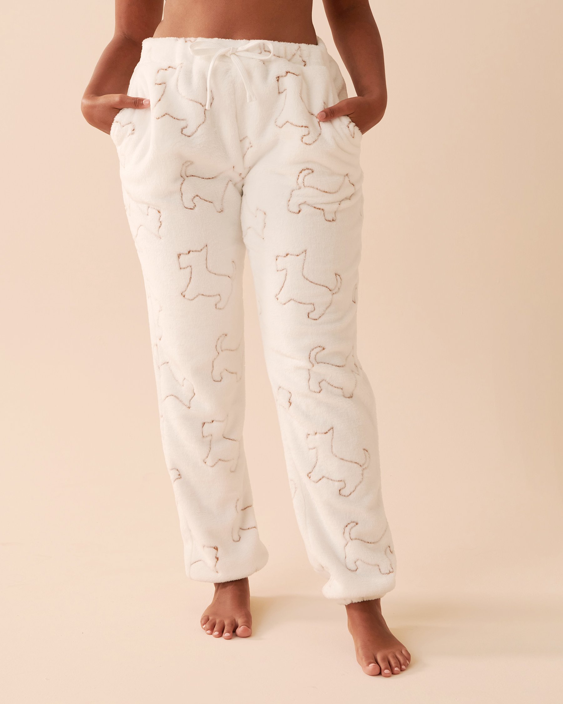 LA VIE EN ROSE Scottie Print Soft Plush PJ Set Scottie Outline 40400063 - View4