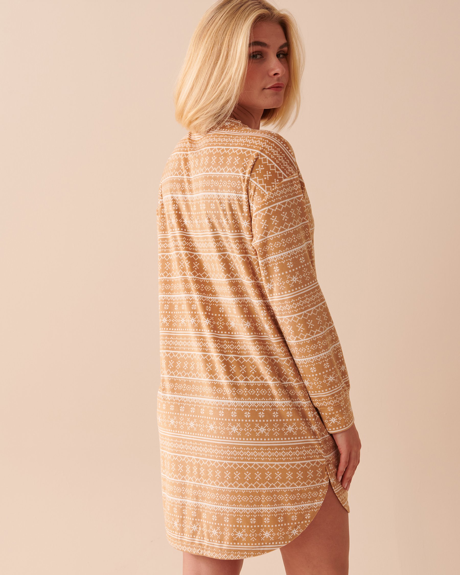 LA VIE EN ROSE Luxury Velour Long Sleeve Sleepshirt with Pocket Salted Caramel Fair Isle 40500305 - View2