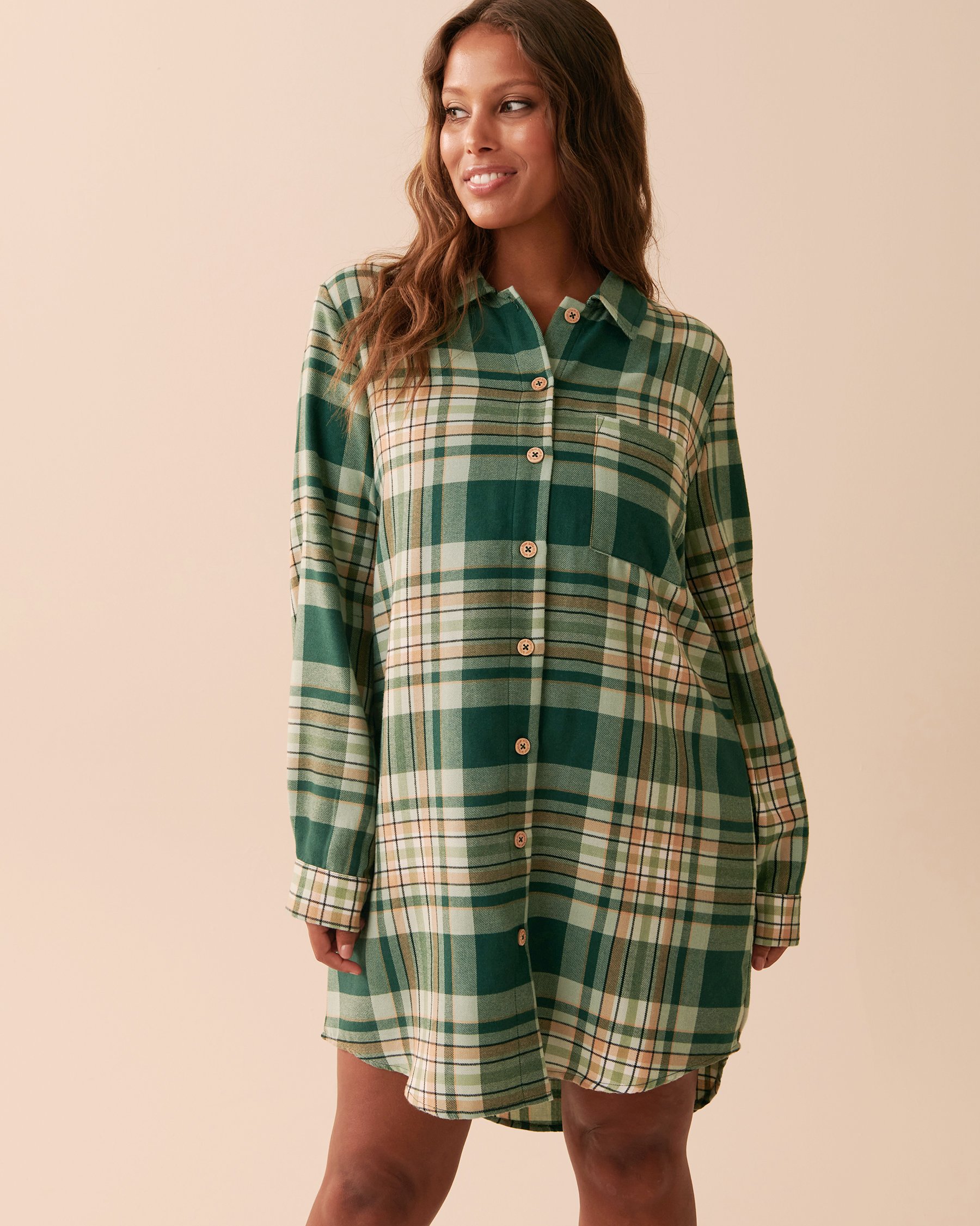 LA VIE EN ROSE Chemise de nuit boutonnée à carreaux Carreaux verts 40500308 - Voir3
