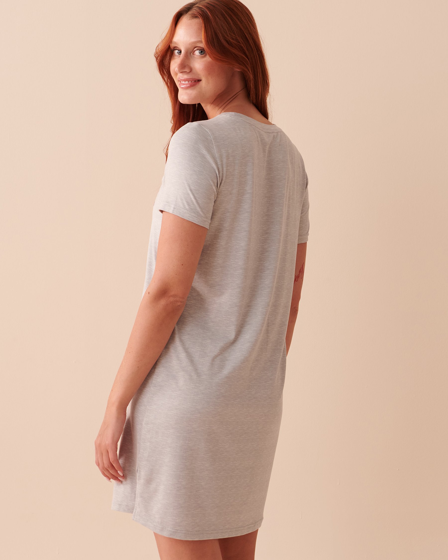 LA VIE EN ROSE Chemise de nuit manches courtes ultra douce à motif souris Poussières d'étoiles 40500309 - Voir3