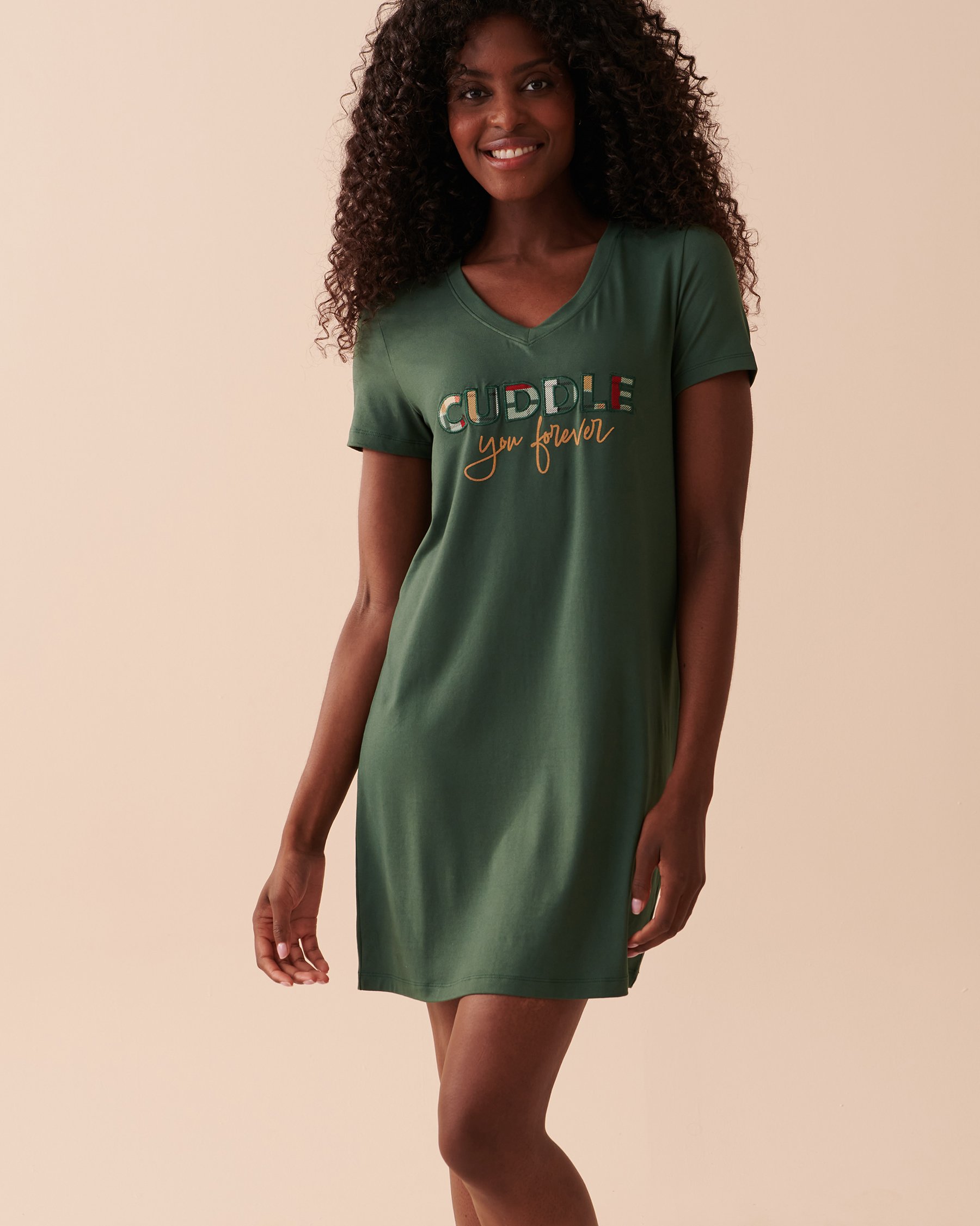 LA VIE EN ROSE Chemise de nuit manches courtes ultra douce Vert sapin 40500321 - Voir1