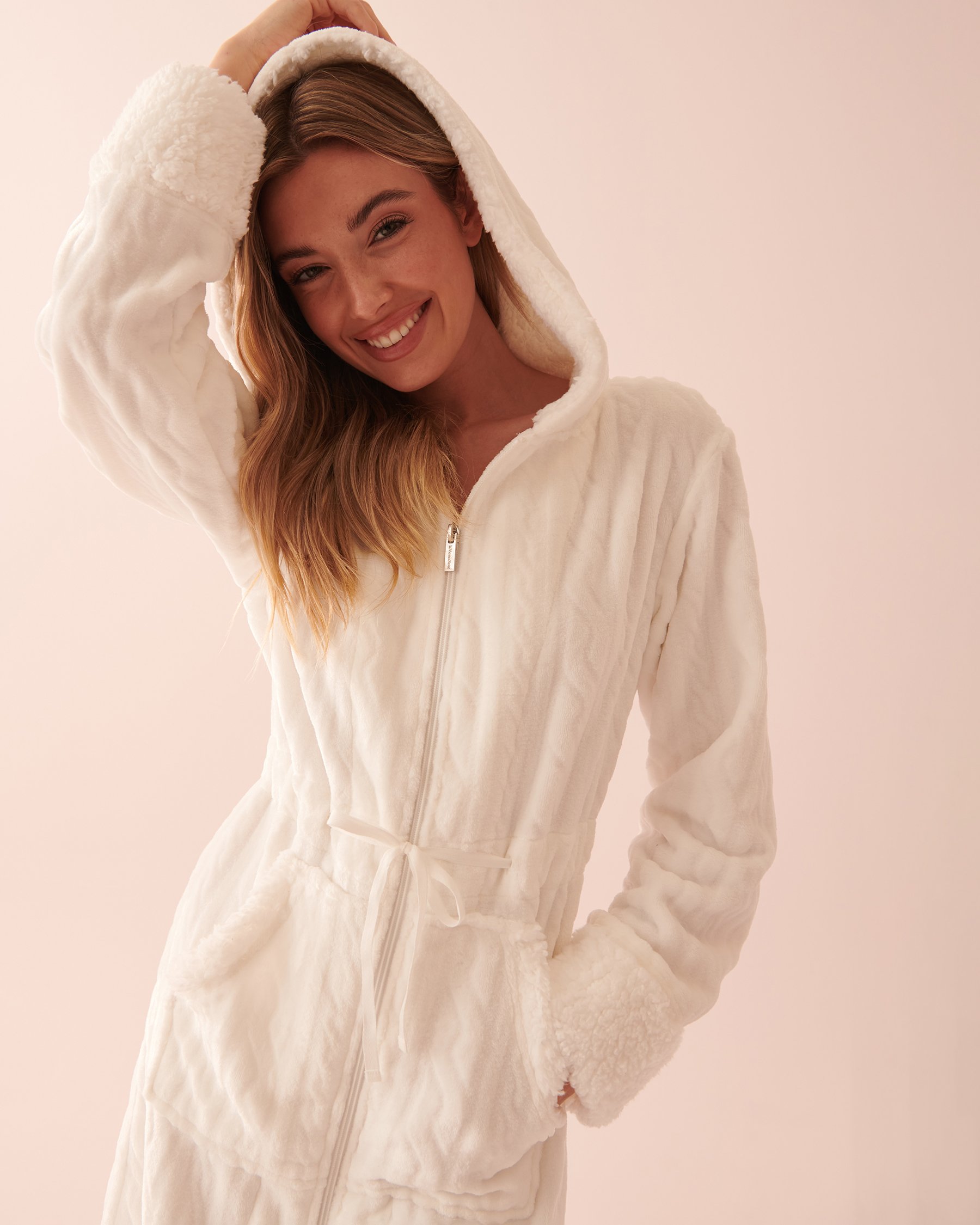LA VIE EN ROSE Cable Knit Hooded Robe Snow White 40600144 - View3