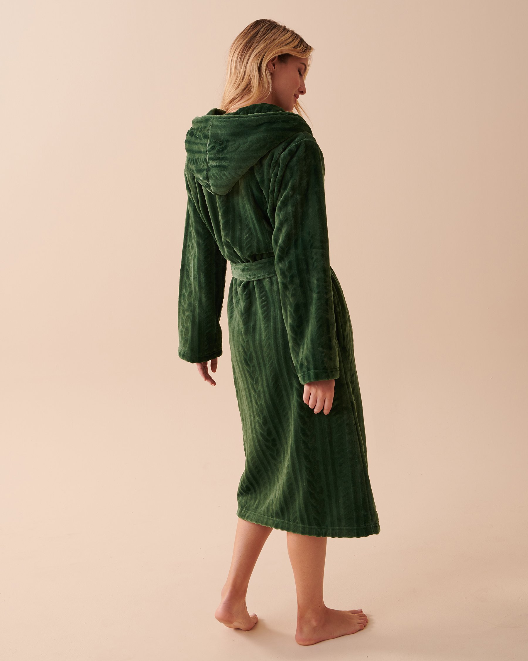 LA VIE EN ROSE Recycled Fibers Soft Cable Knit Hooded Robe Pine Green 40600146 - View2
