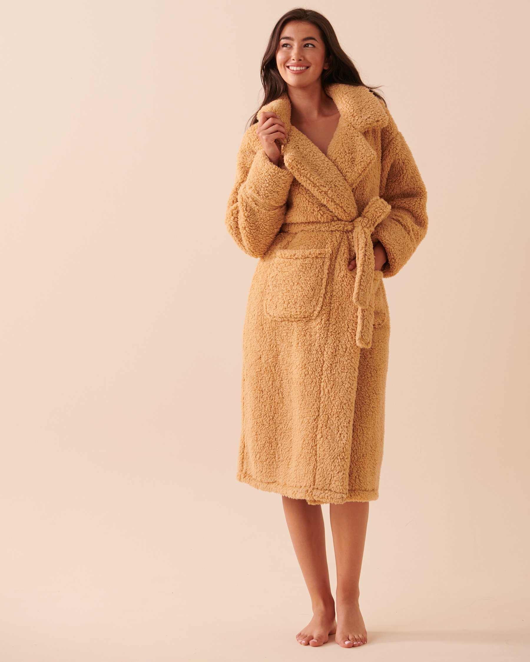 LA VIE EN ROSE Sherpa Large Lapel Robe Salted Caramel 40600151 - View1