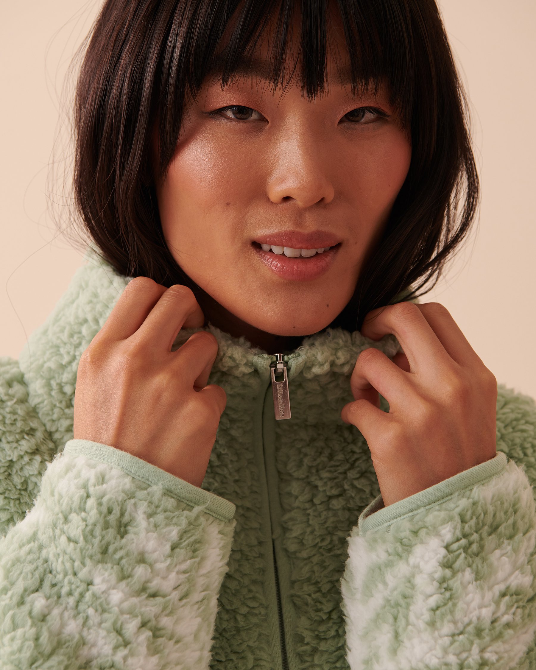 LA VIE EN ROSE Snowflakes Zip-Up Sherpa Sweatshirt Mint Creams 40600161 - View7