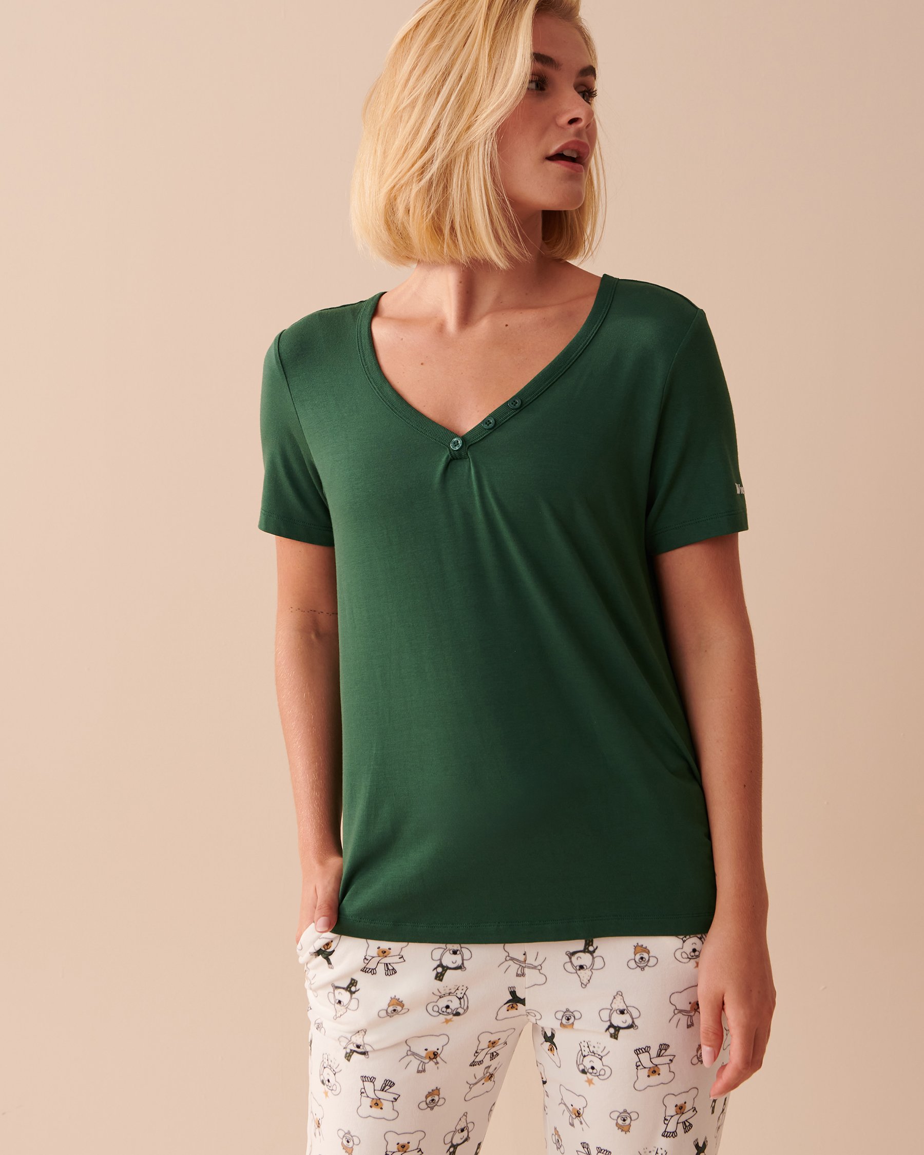 LA VIE EN ROSE Bamboo V-Neck T-Shirt Pine Green 40100513 - View1
