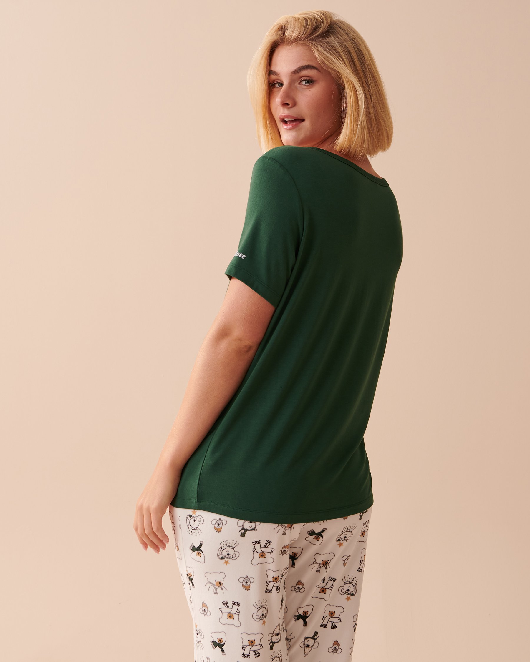 LA VIE EN ROSE Bamboo V-Neck T-Shirt Pine Green 40100513 - View2