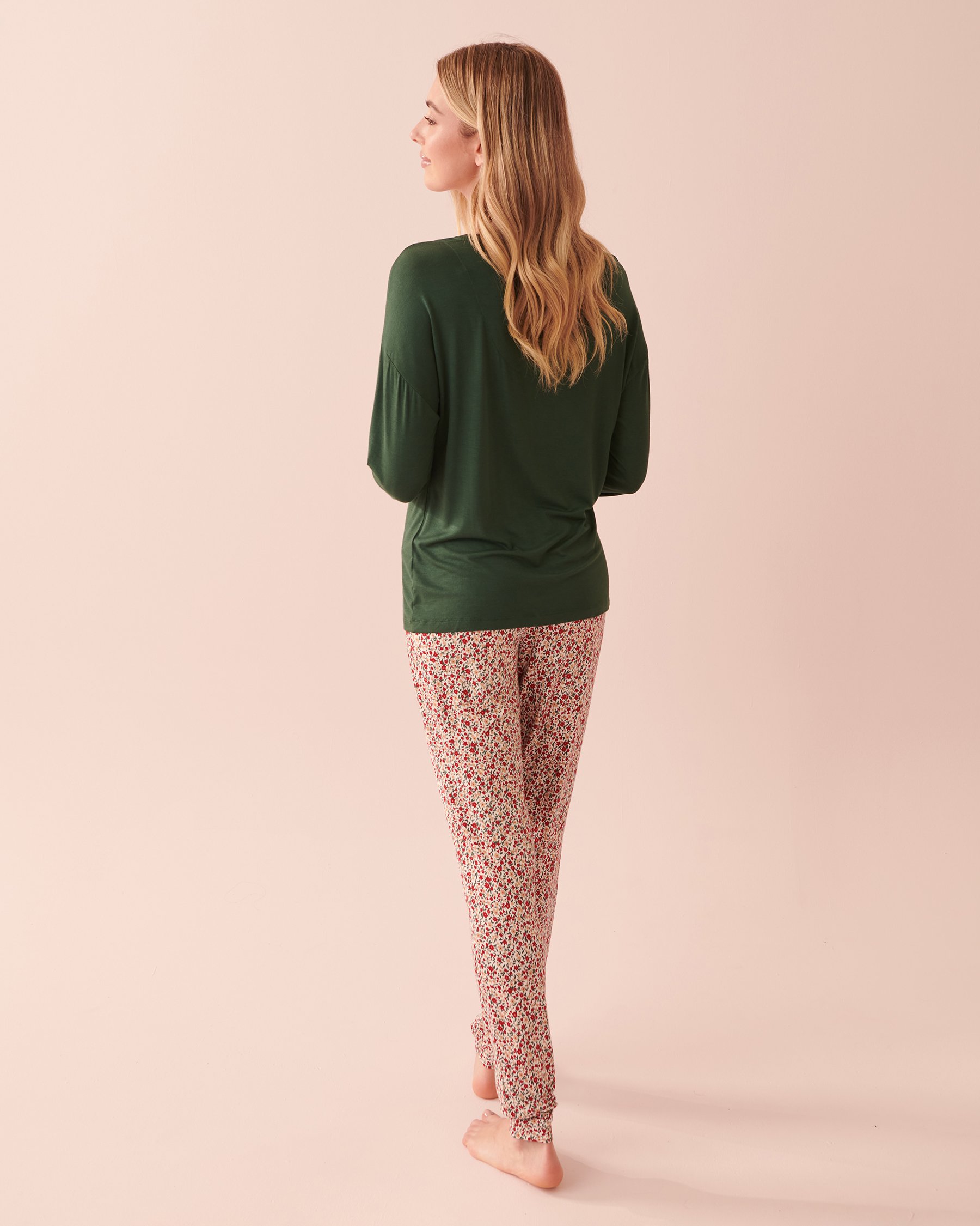 LA VIE EN ROSE Ensemble pyjama manches longues à fleurs Fleurs des fêtes 40400058 - Voir3