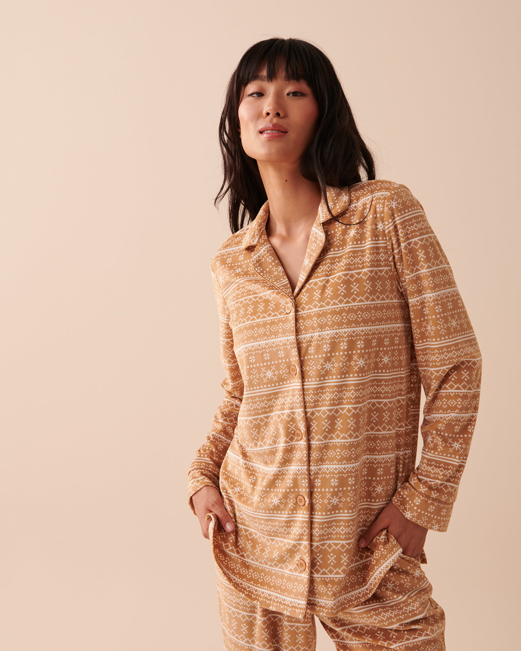 LA VIE EN ROSE Luxury Velour Long Sleeve Button-down Shirt Salted Caramel Fair Isle 40100494 - View3