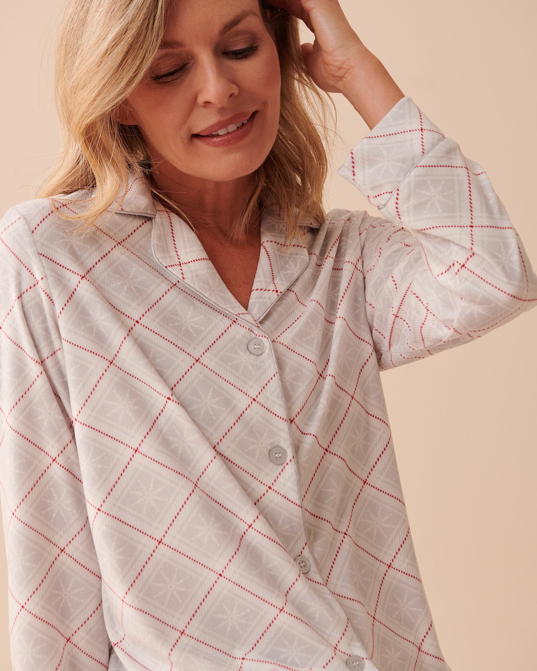 LA VIE EN ROSE Luxury Velour Long Sleeve Button-down Shirt Snowflake Plaid 40100494 - View3