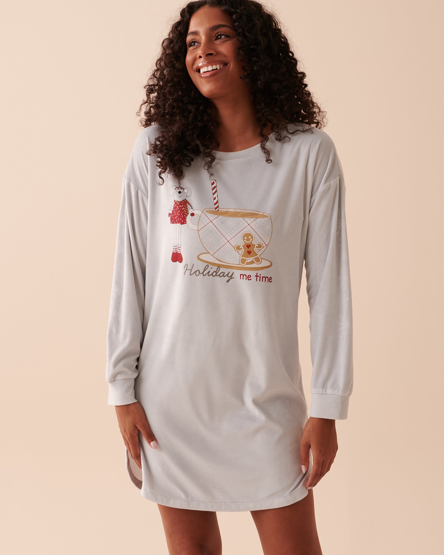 LA VIE EN ROSE Chemise de nuit manches longues en velours luxueux Fumée de cheminée 40500304 - Voir1